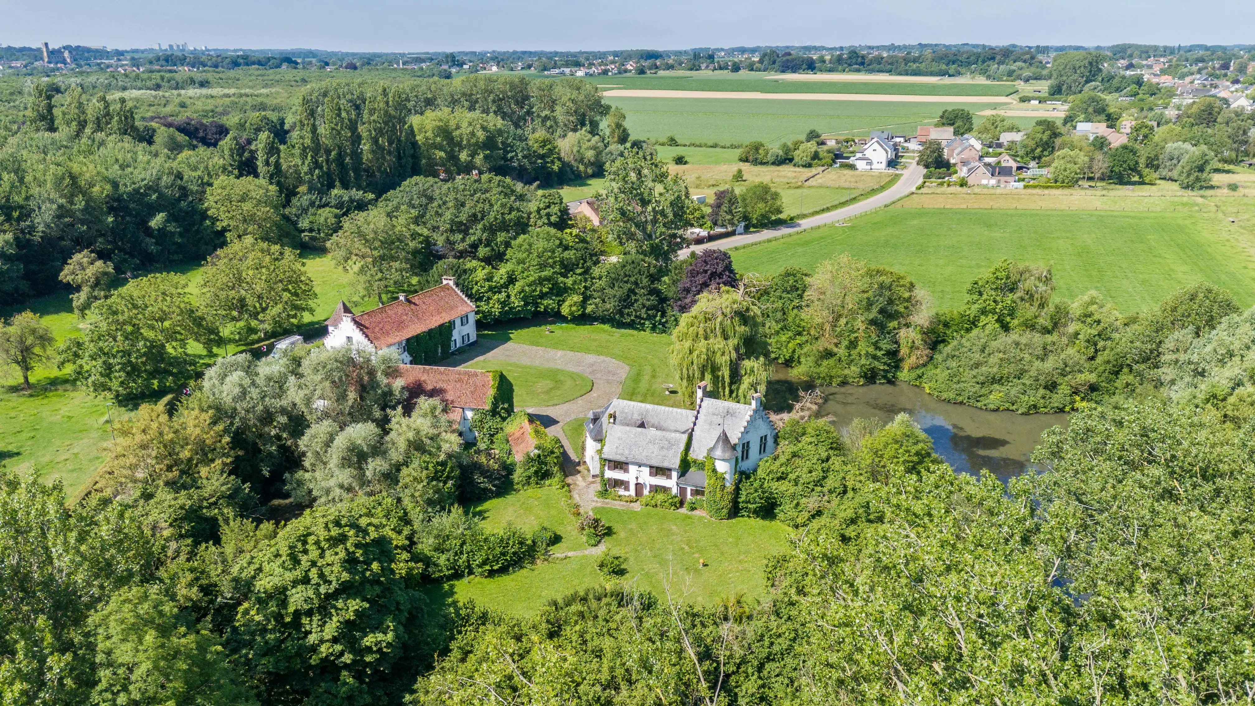 Historische kasteelhoeve en waterburcht te koop in Grimbergen  foto 37