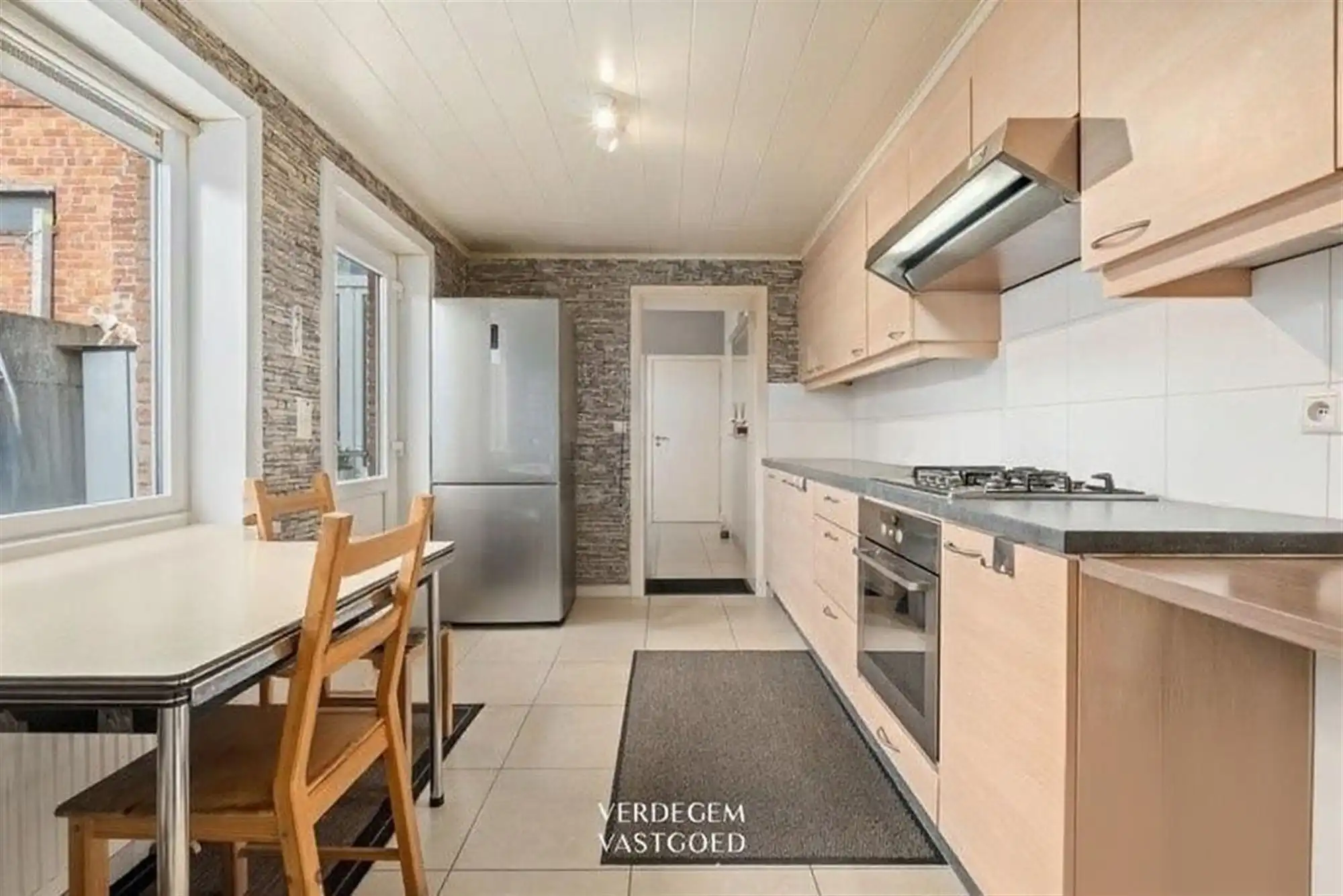 Wonen aan het Leopoldskanaal: gerenoveerde woning met 2 slaapkamers, tuin en terrasje foto 5