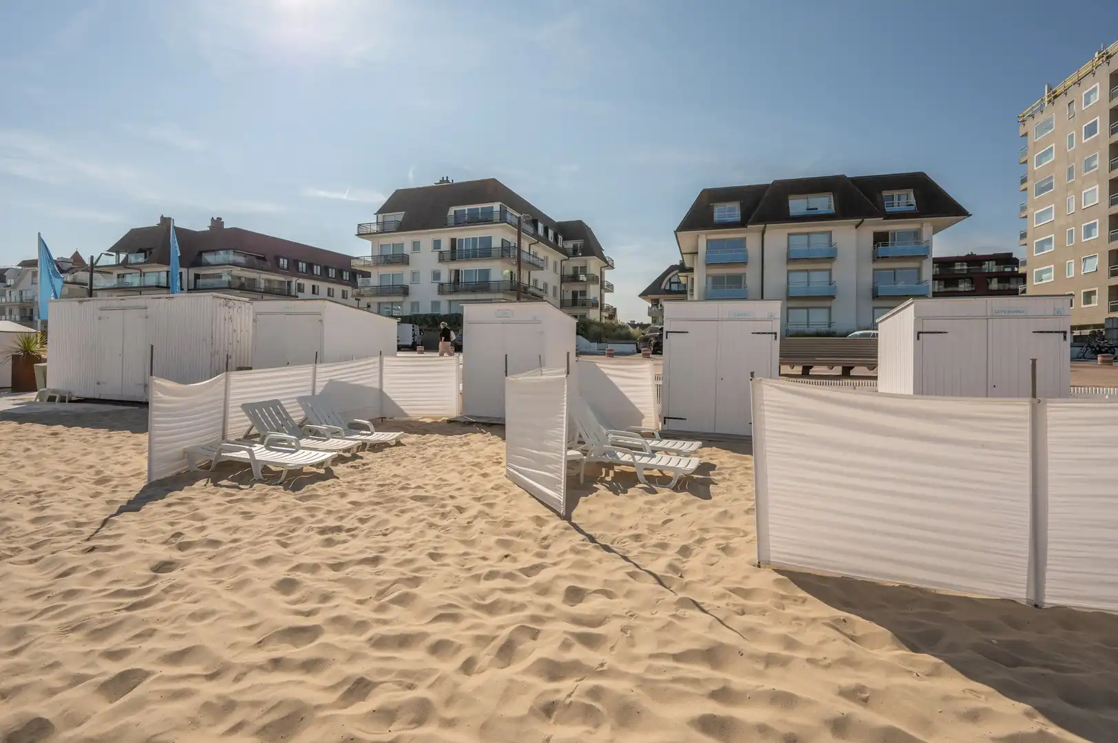 Luxueus gerenoveerd hoekappartement met zeezicht vlakbij de wandeldijk in het Zoute. foto 6