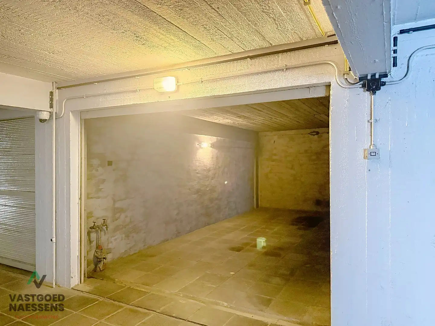 RUIME GARAGEBOX VLAKBIJ ZEEDIJK foto 2