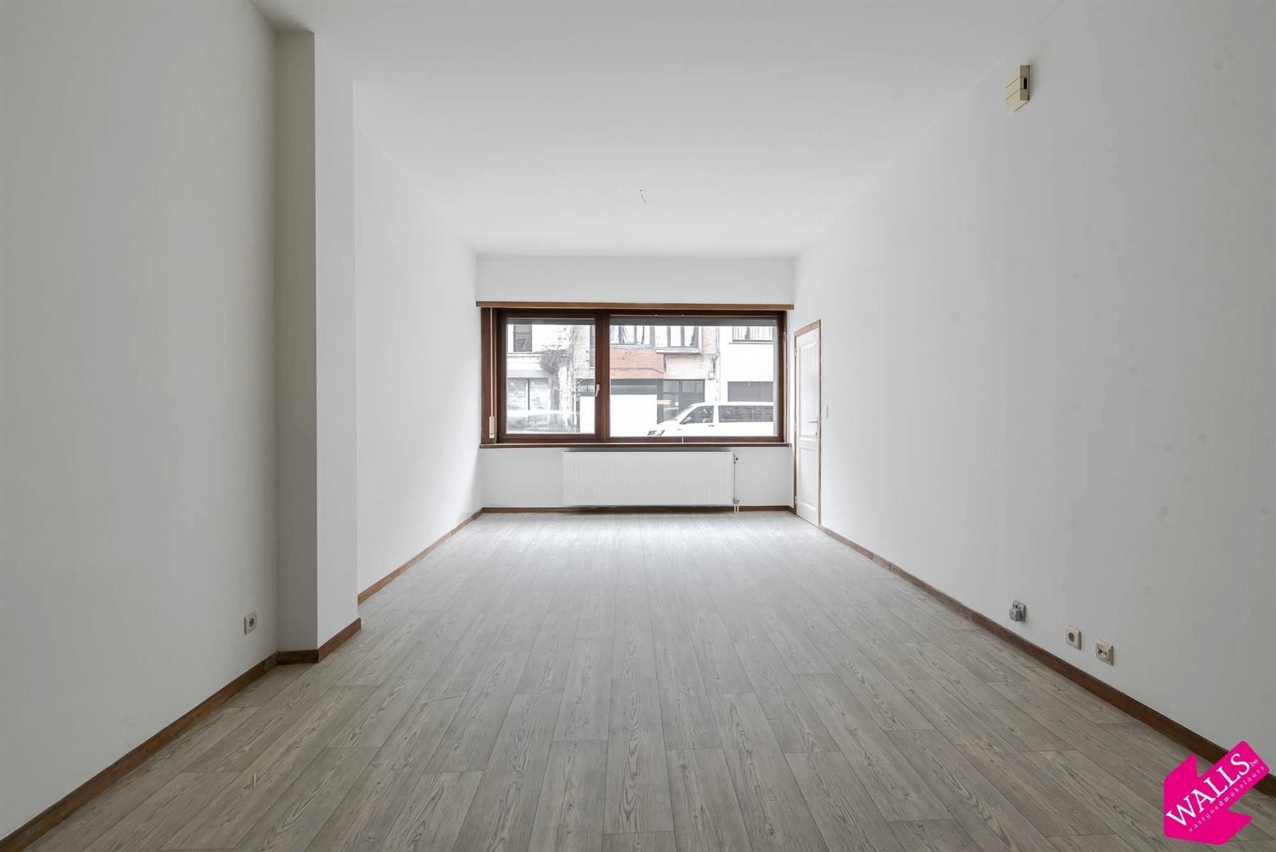 Ruim gelijkvloers met 2 slaapkamers foto 4