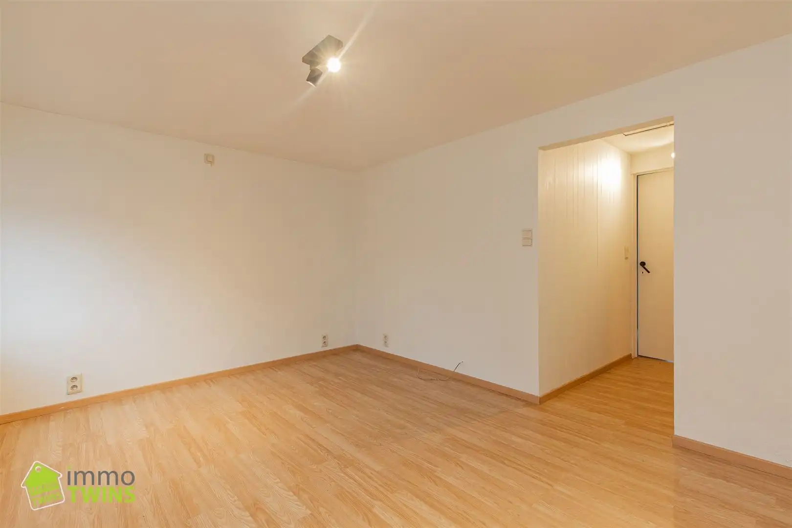 Instapklare woning te Sint Niklaas  foto 9