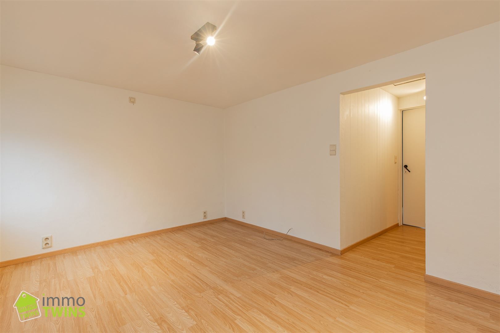 Instapklare woning te Sint Niklaas  foto 9