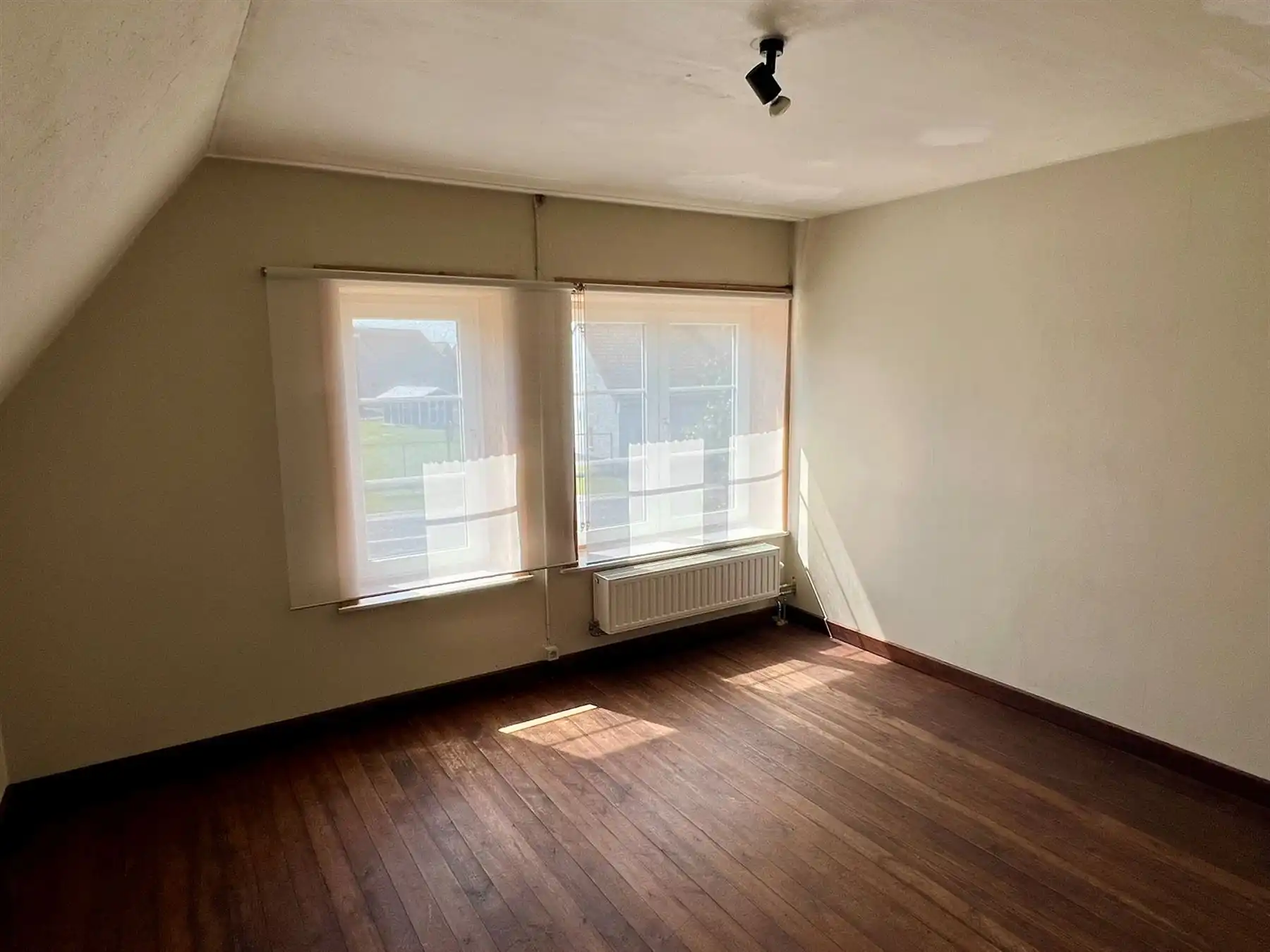 Ruime eigendom met woning, atelier en uitbreidingspotentieel  foto 10