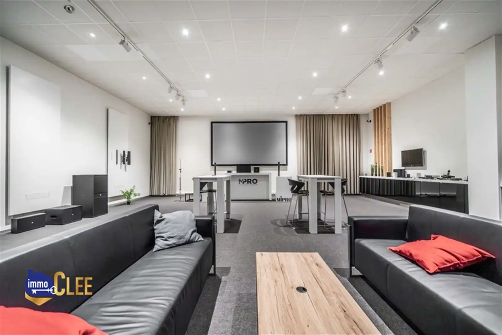 Uniek combinatiepand met conciergewoning en bedrijfshal in KMO-zone Sint-Truiden foto 27