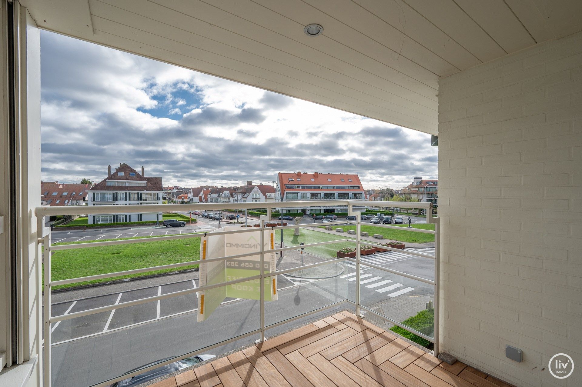 Gerenoveerd HOEKappartement in een luxueuze villaresidentie met open zicht op la reserve en het casino te Knokke. foto 27