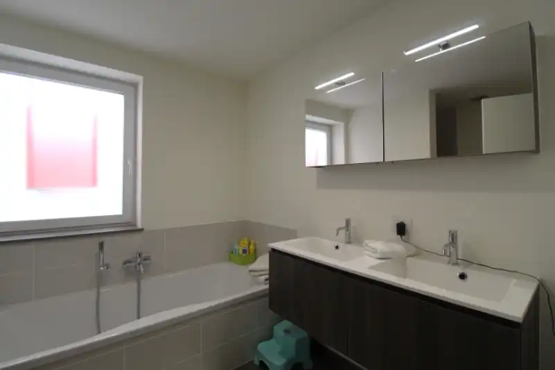 Instapklare woning in centrum Roeselare foto 13