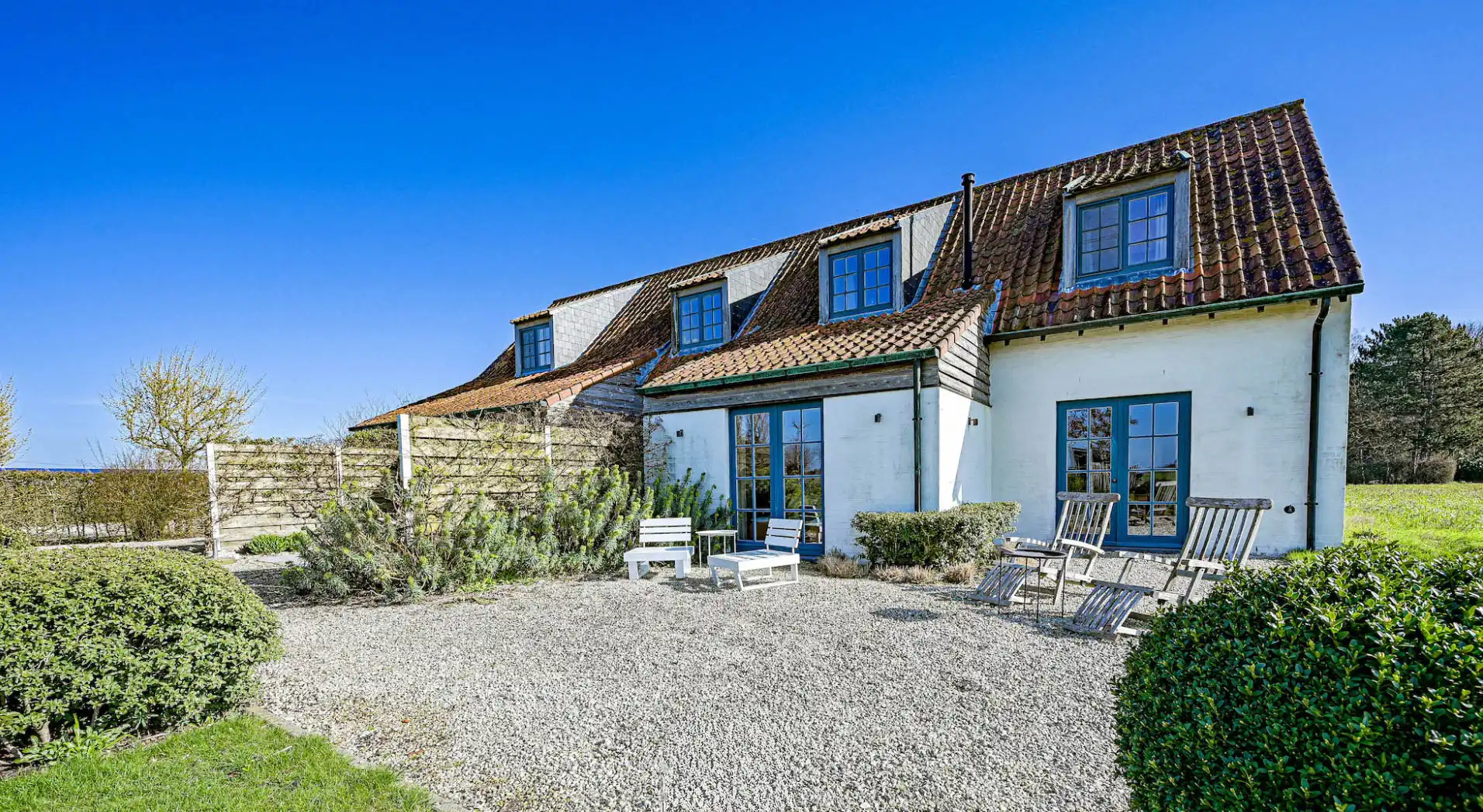 Idyllisch gelegen landgoed, voormalige hoeve, met karakterwoning, vakantieverblijf/boutique B & B met 6 vergunde kamers, parking en weide op circa 1 ha foto 13
