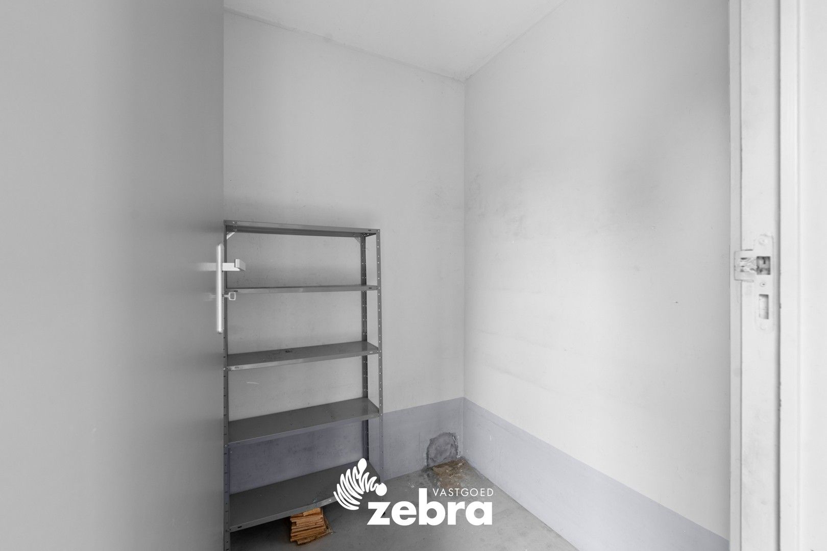 Op te frissen alleenstaande woning met vier of meer slaapkamers & garage te Roeselare! foto 18