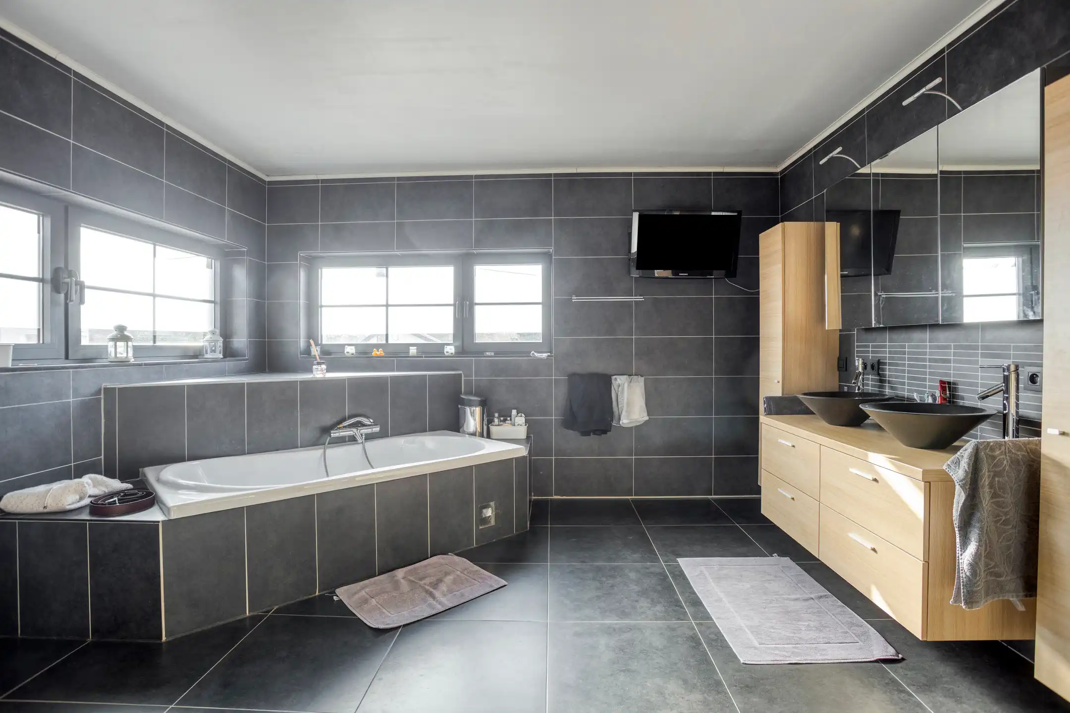 Recente vrijstaande woning op perceel van 10a foto 16