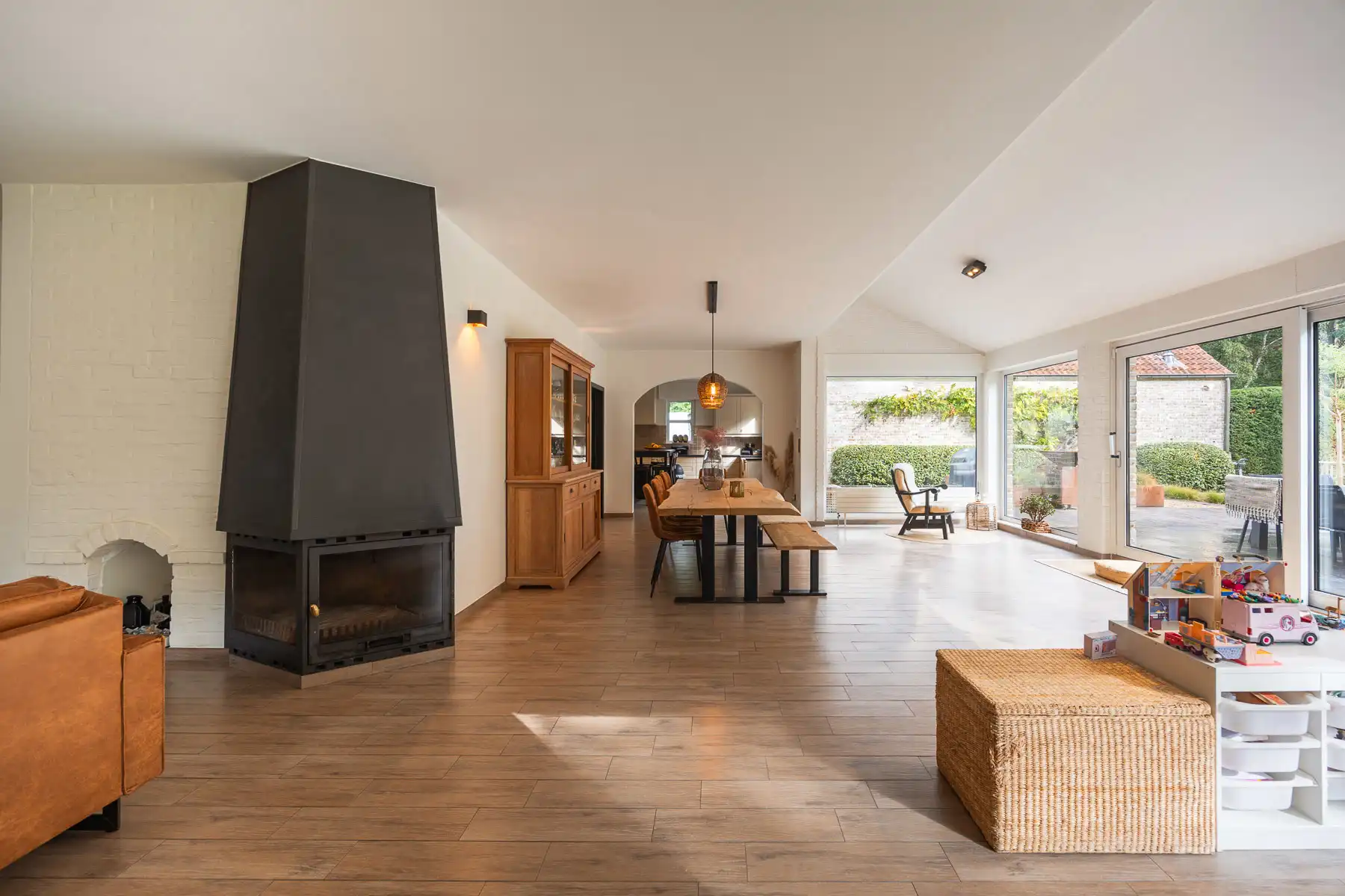 Royale villa met zwemvijver en polyvalent bijgebouw foto 5