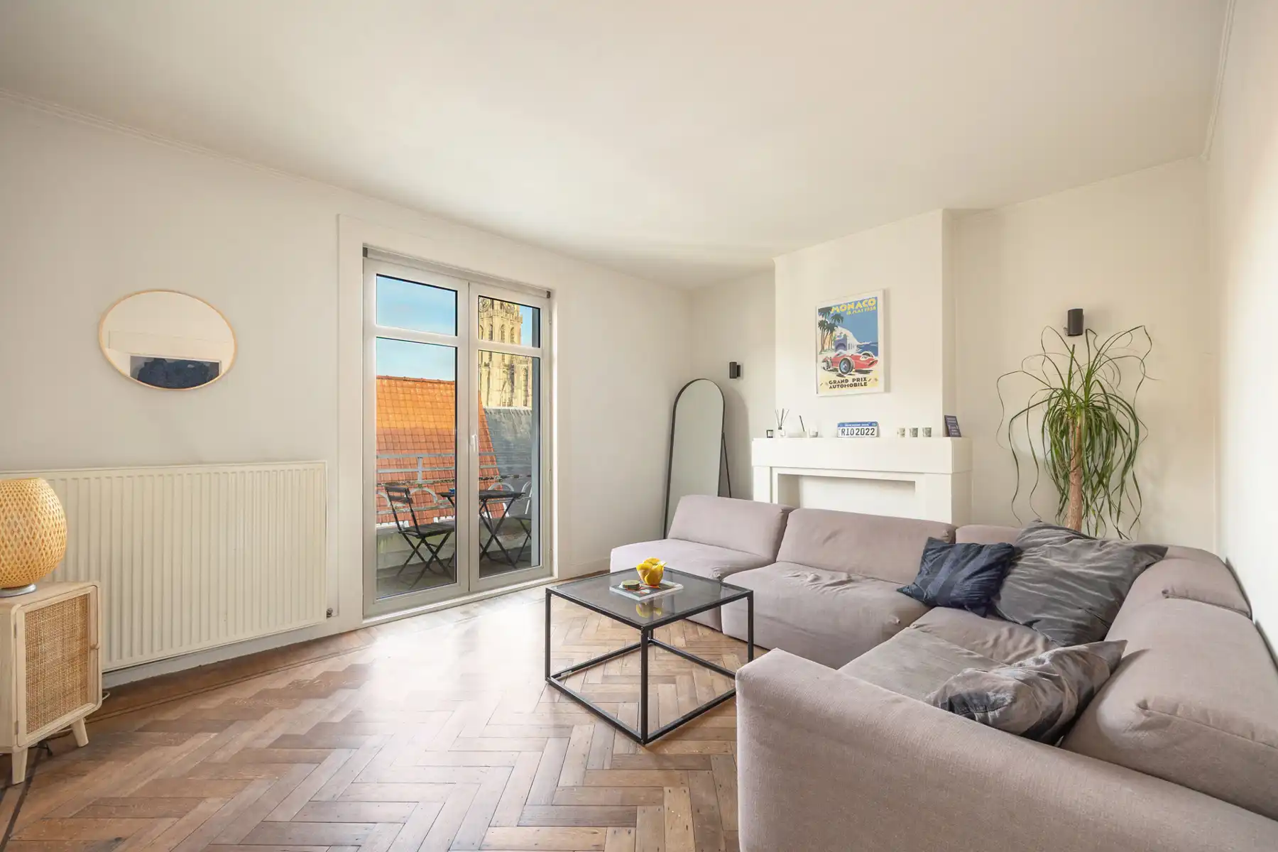 Charmant 1-slaapkamerappartement met zicht op de kathedraal! foto {{pictureIndex}}