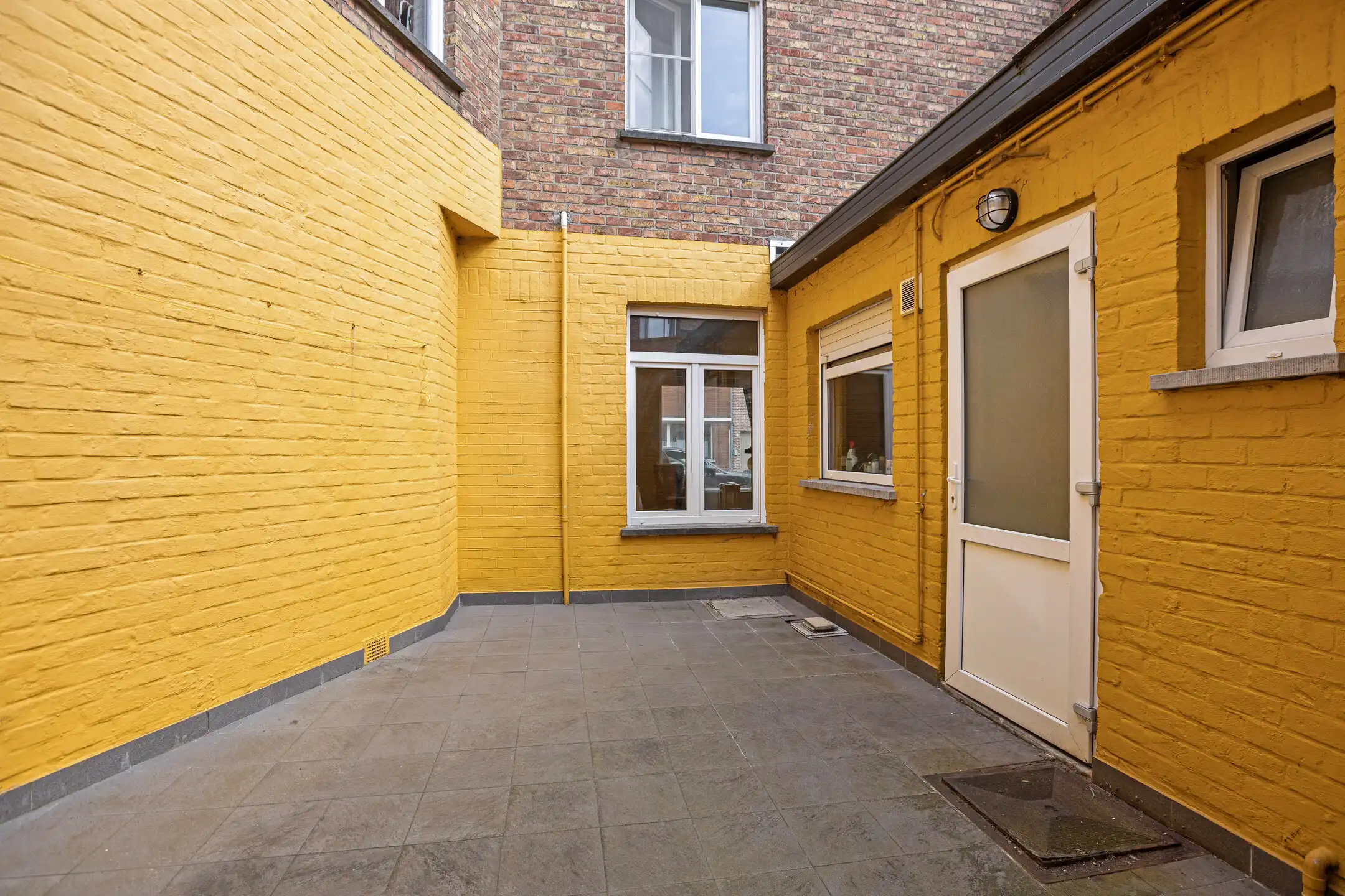 Strategisch gelegen handelshuis nabij de Brugse binnenstad foto 21