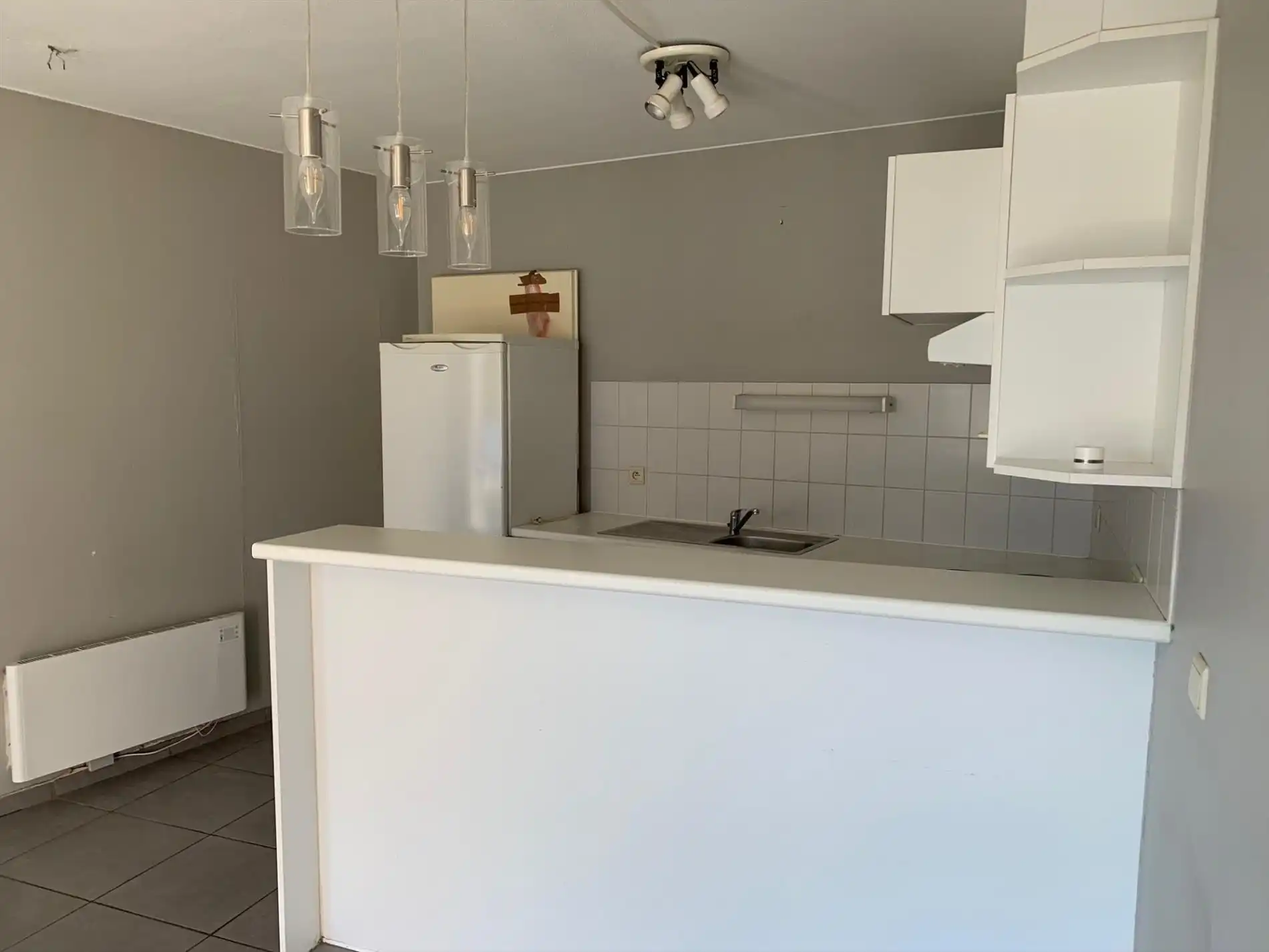 Ongemeubeld appartement met 1 slaapkamer, vlakbij strand foto 2