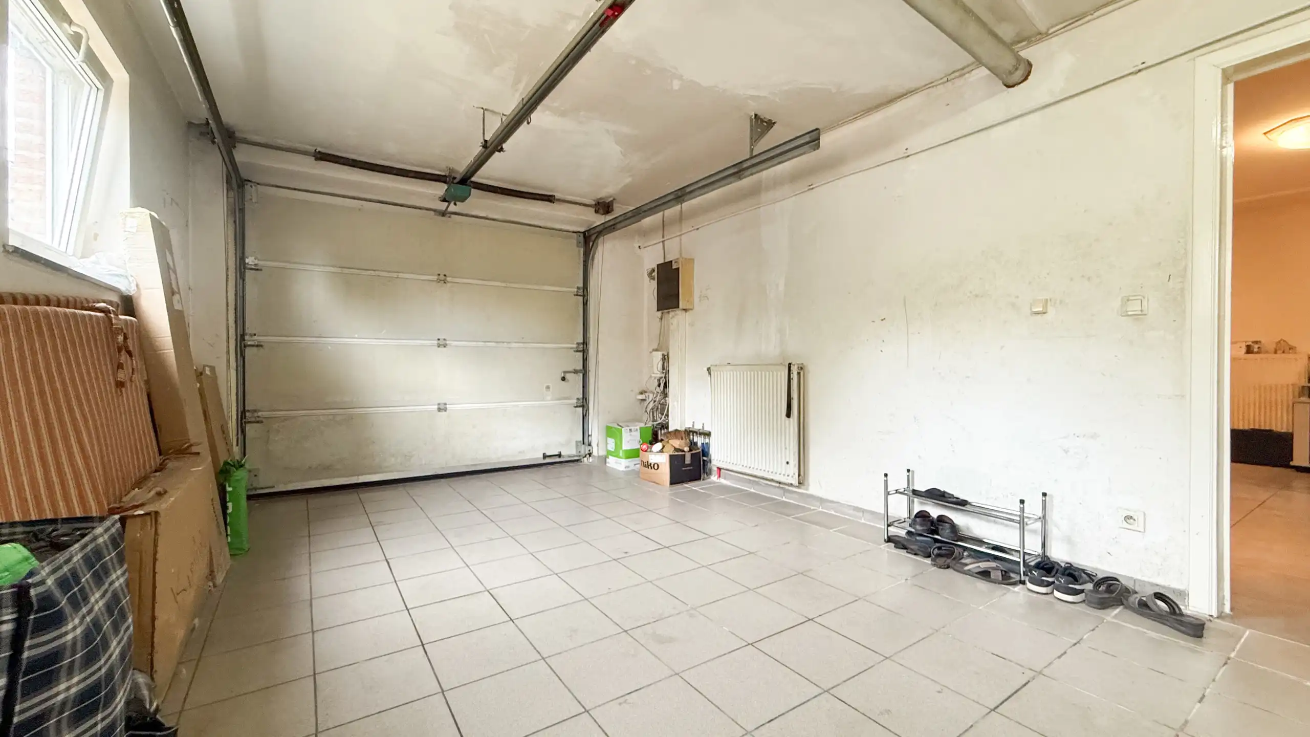 Halfopen woning met tuin, garage en 3 slaapkamers foto 12