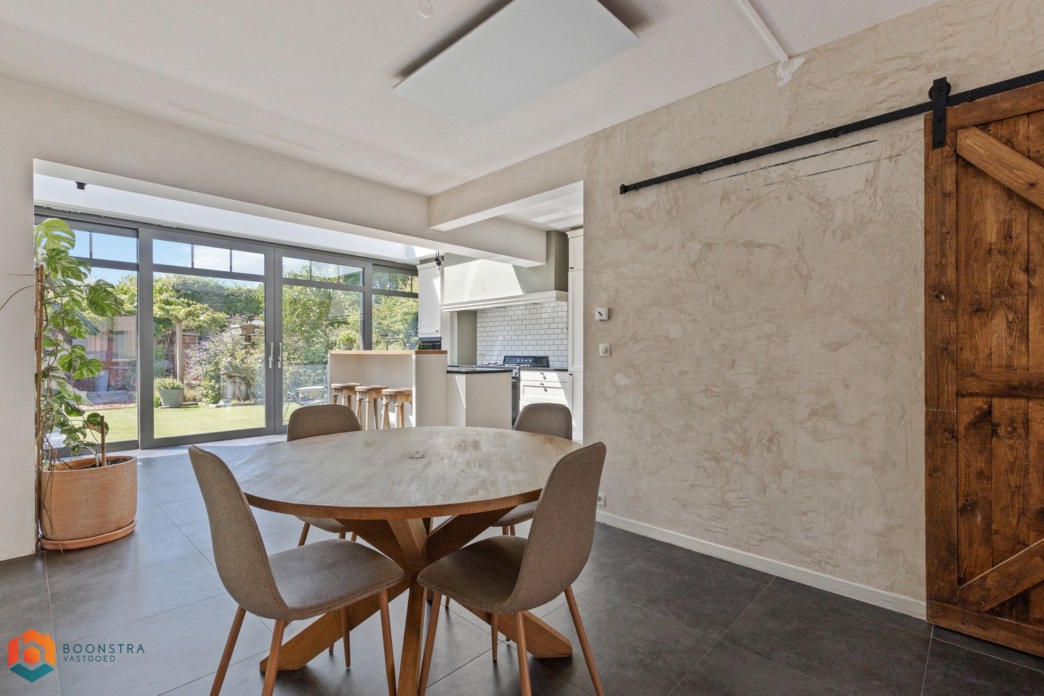 Energiezuinige woning met 5 slpkrs en leuke tuin te Kontich foto 6