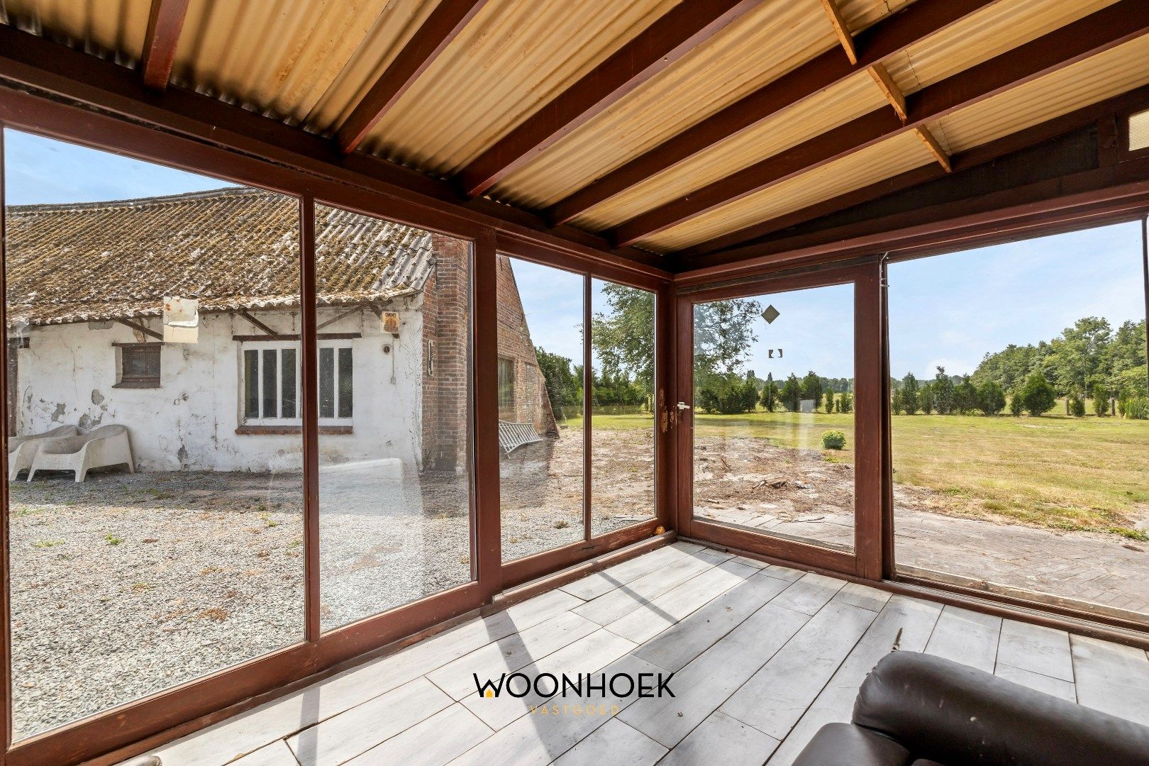Woning met 2 magazijnen op uniek perceel! foto 10
