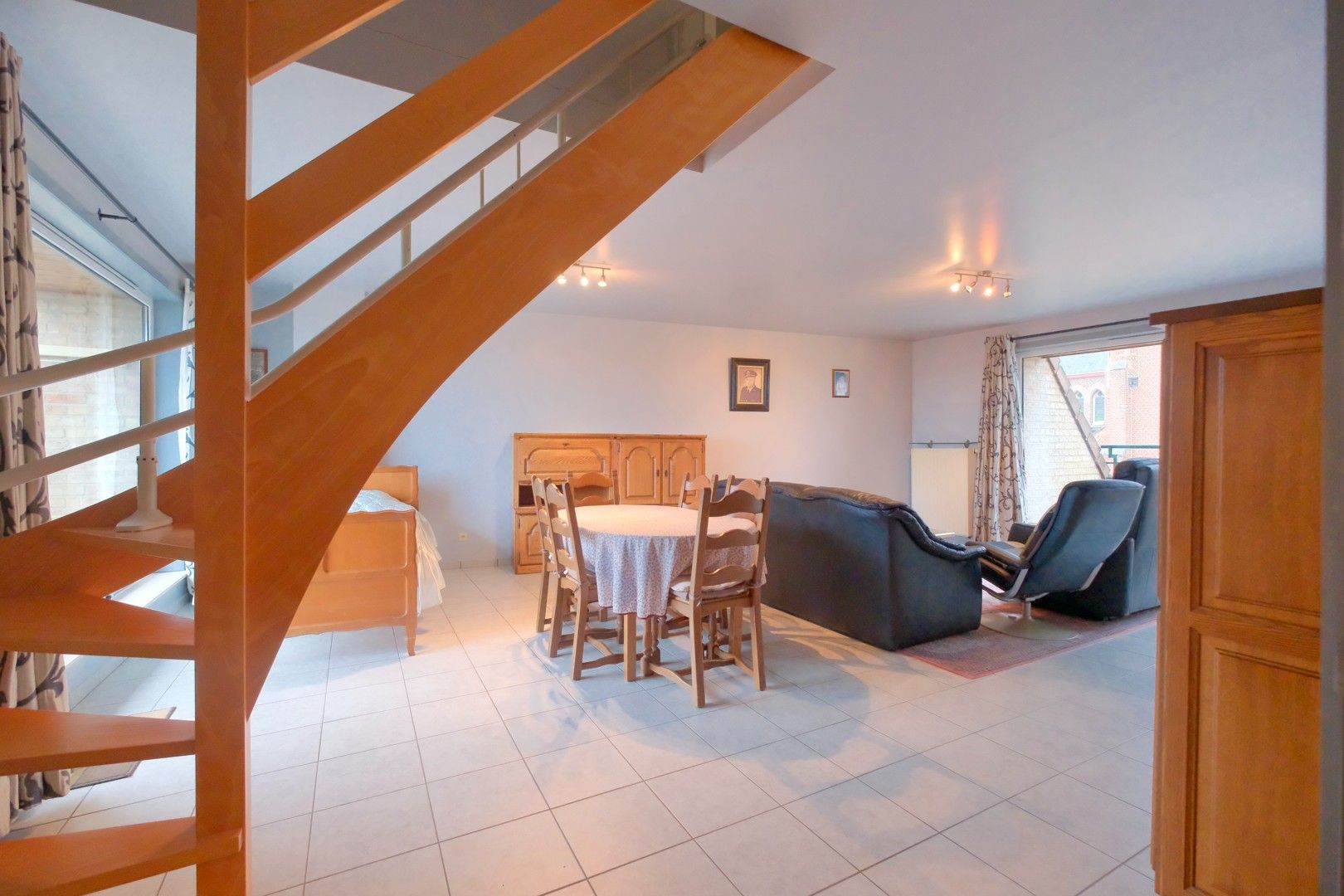 Duplex dakappartement met 2 slpks, 2 badkamers, 2 terrassen en garage foto {{pictureIndex}}