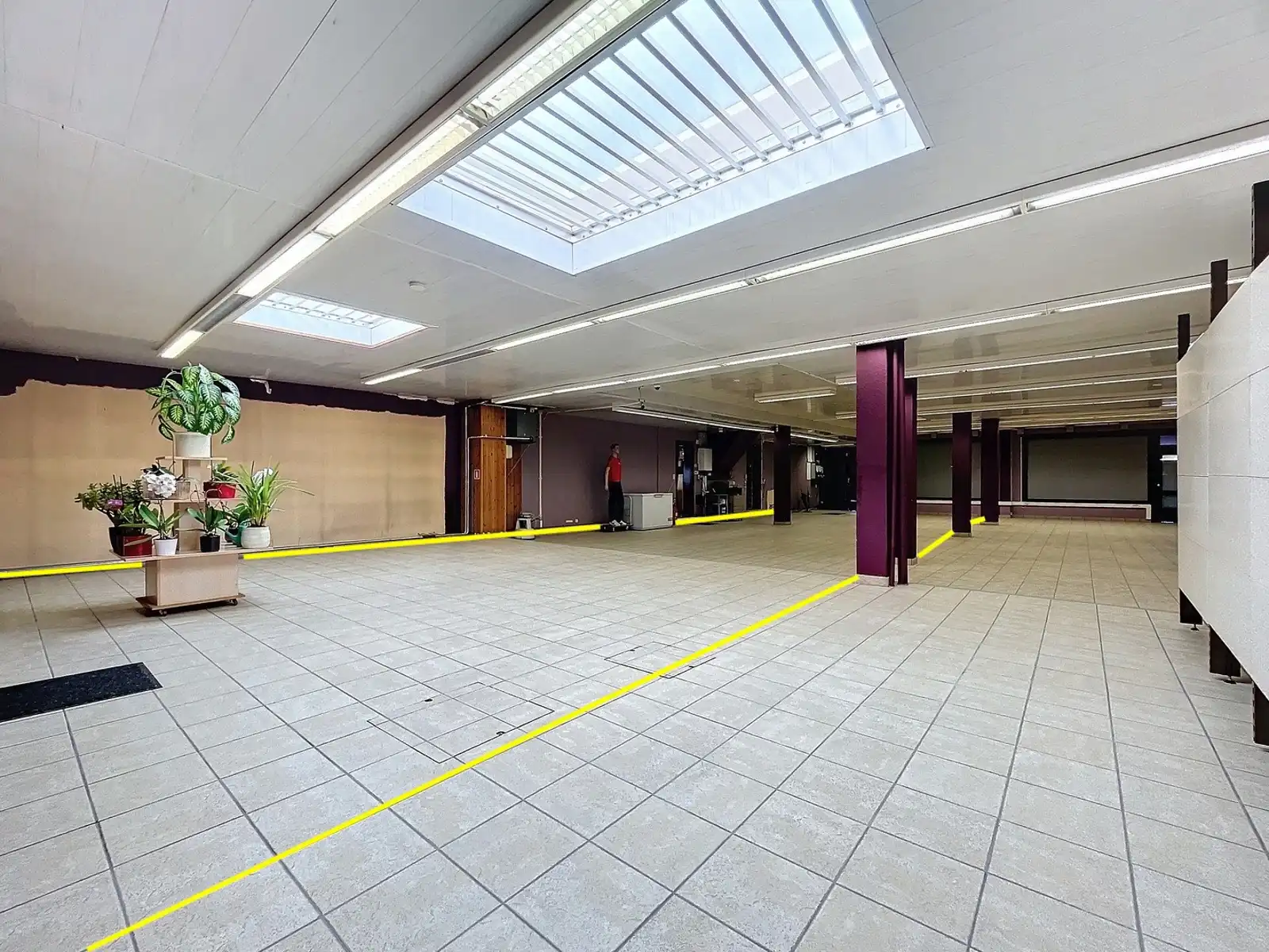 Gelijkvloers handelsruimte in centrum van Kontich-Kazerne foto 4