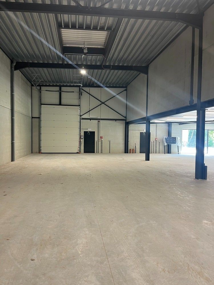 Showroom + kantoren foto 7