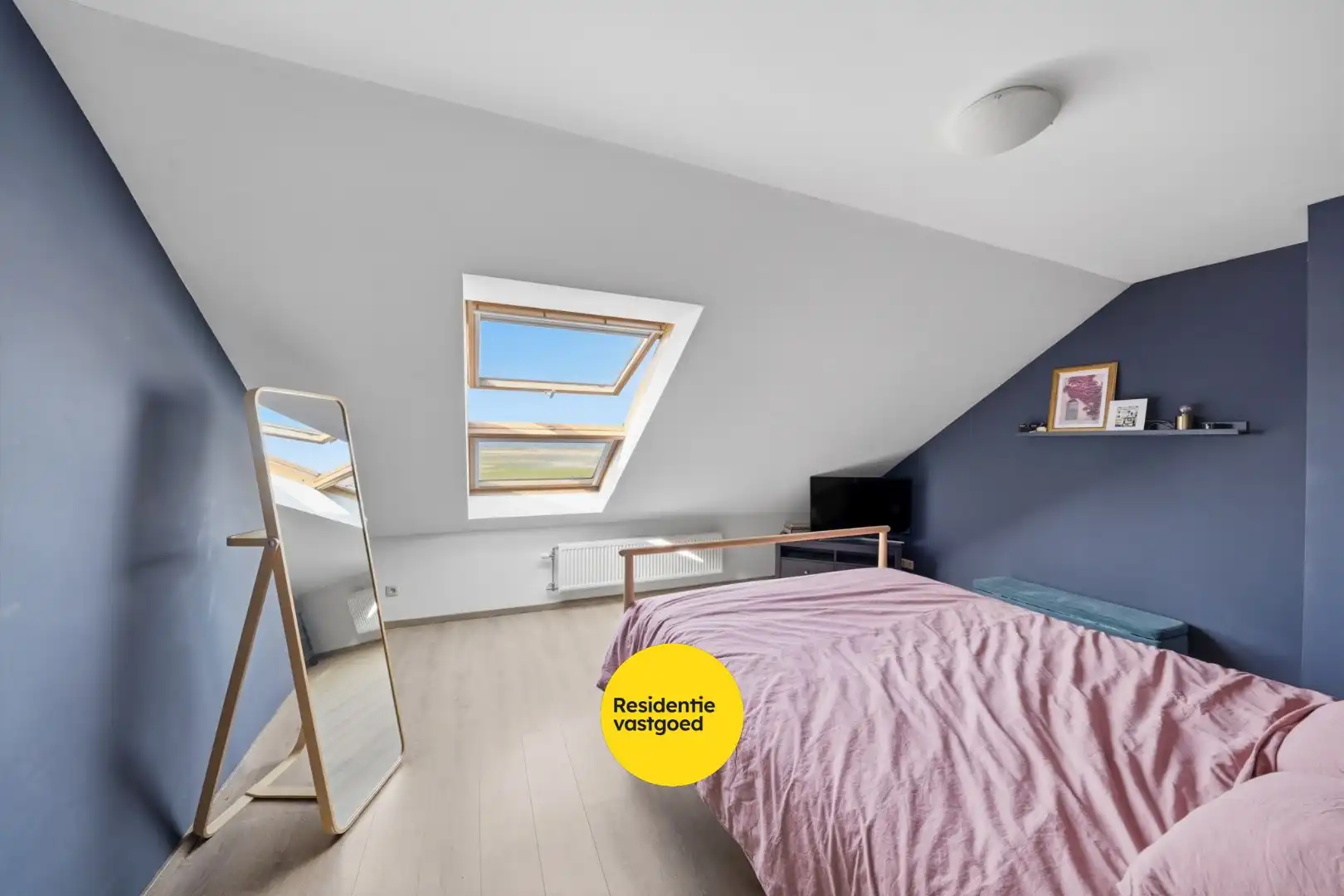 Instapklare woning met zicht op de vaart in Oudenburg foto 13