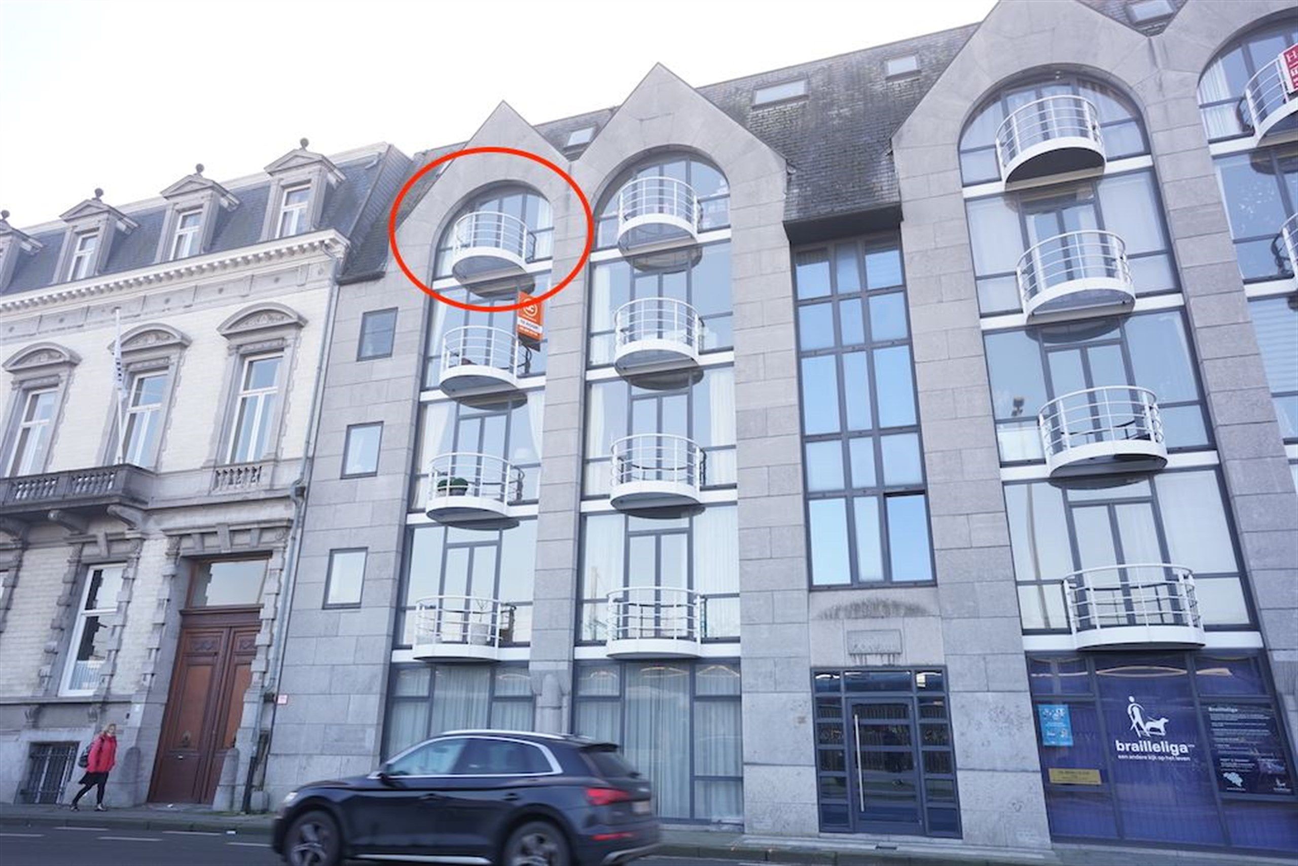Zalig wonen onder de zon: dakappartement met autostaanplaats foto {{pictureIndex}}