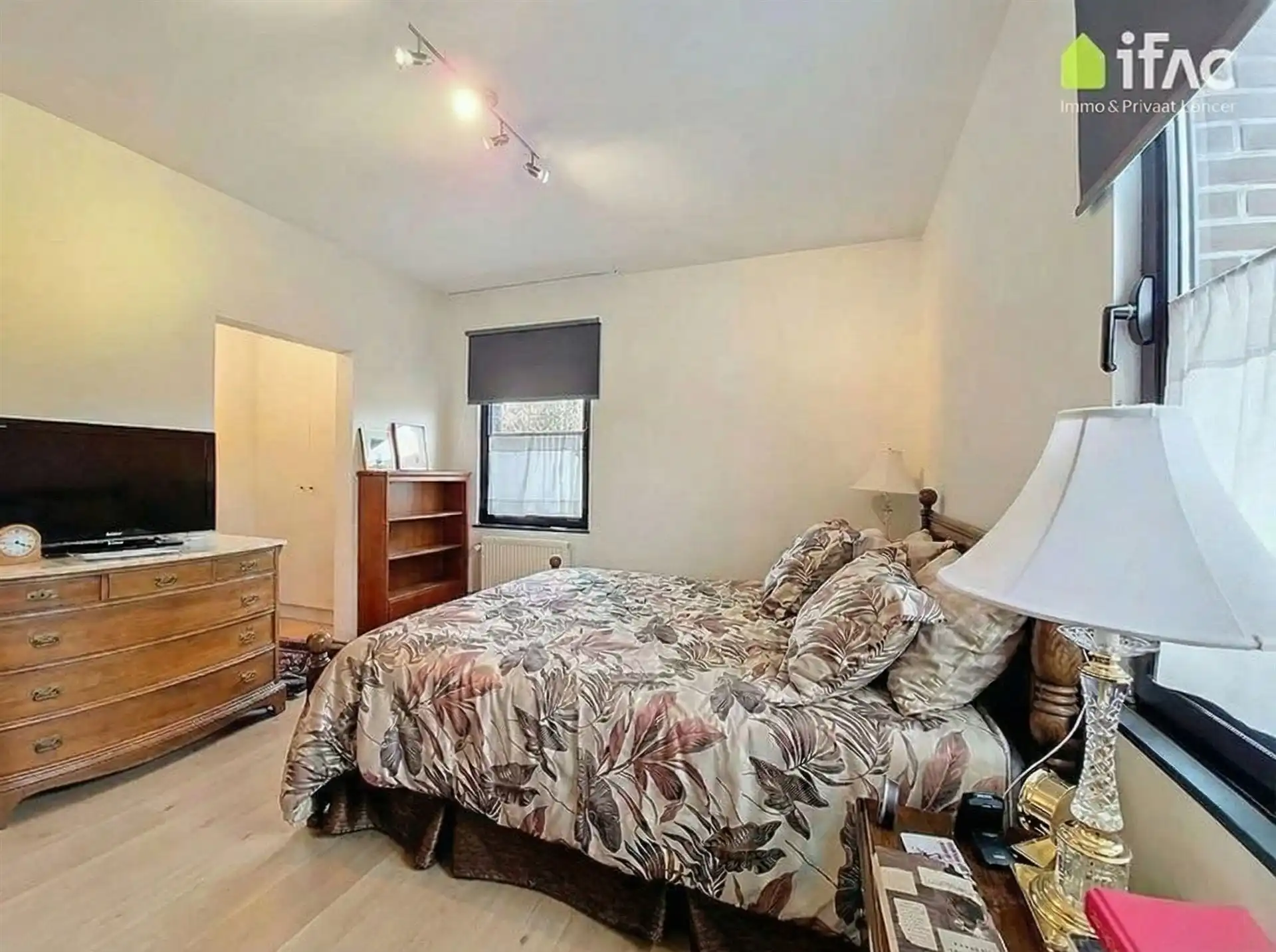 Ruime villa 6 slpks, 2 bureaus, 5 badkamers op +/-17are foto 20