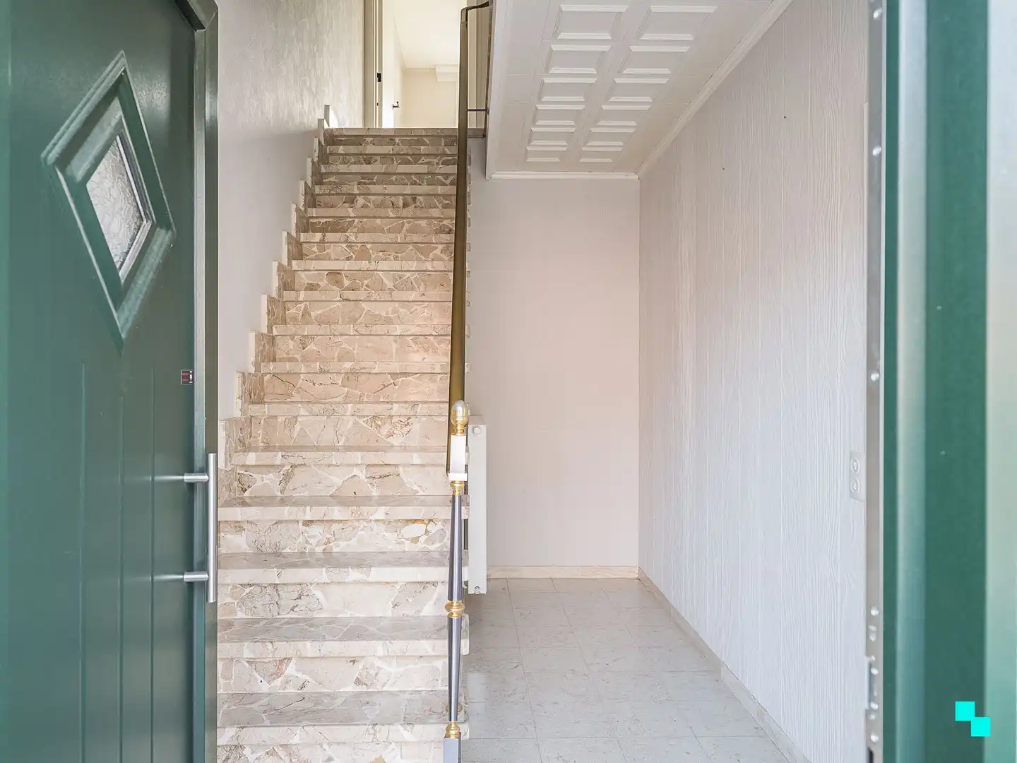 Charmante halfopenwoning met drie slaapkamers te Wetteren ten Ede foto 2