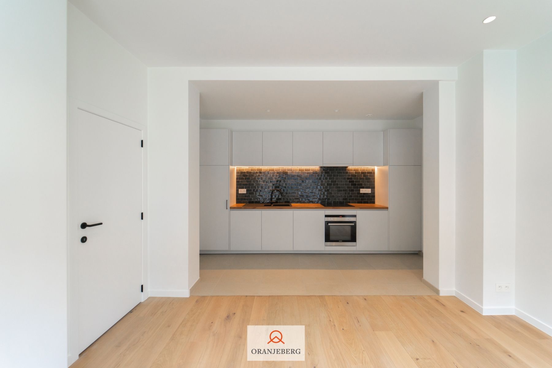 Gerenoveerd ruim duplex appartement met 2 slpk's foto 8
