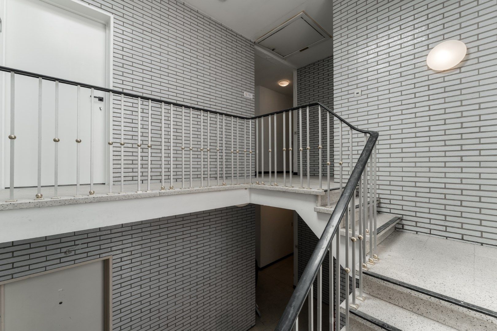 Volledig gerenoveerd 3 slaapkamer appartement in Neerpelt centrum. foto 20