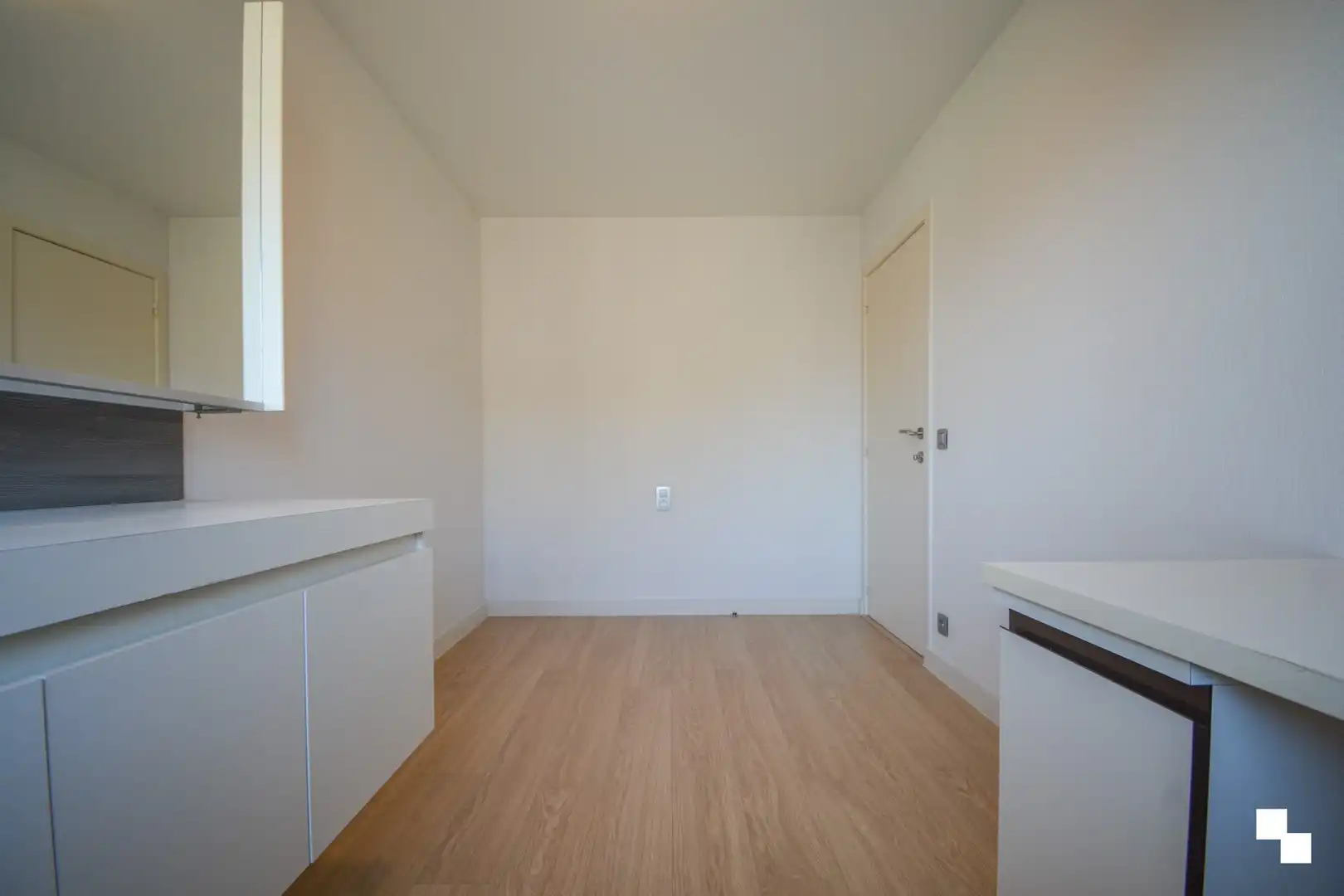 Zéér verzorgd, gerenoveerd 3-slaapkamer appartement te Roeselare foto 22