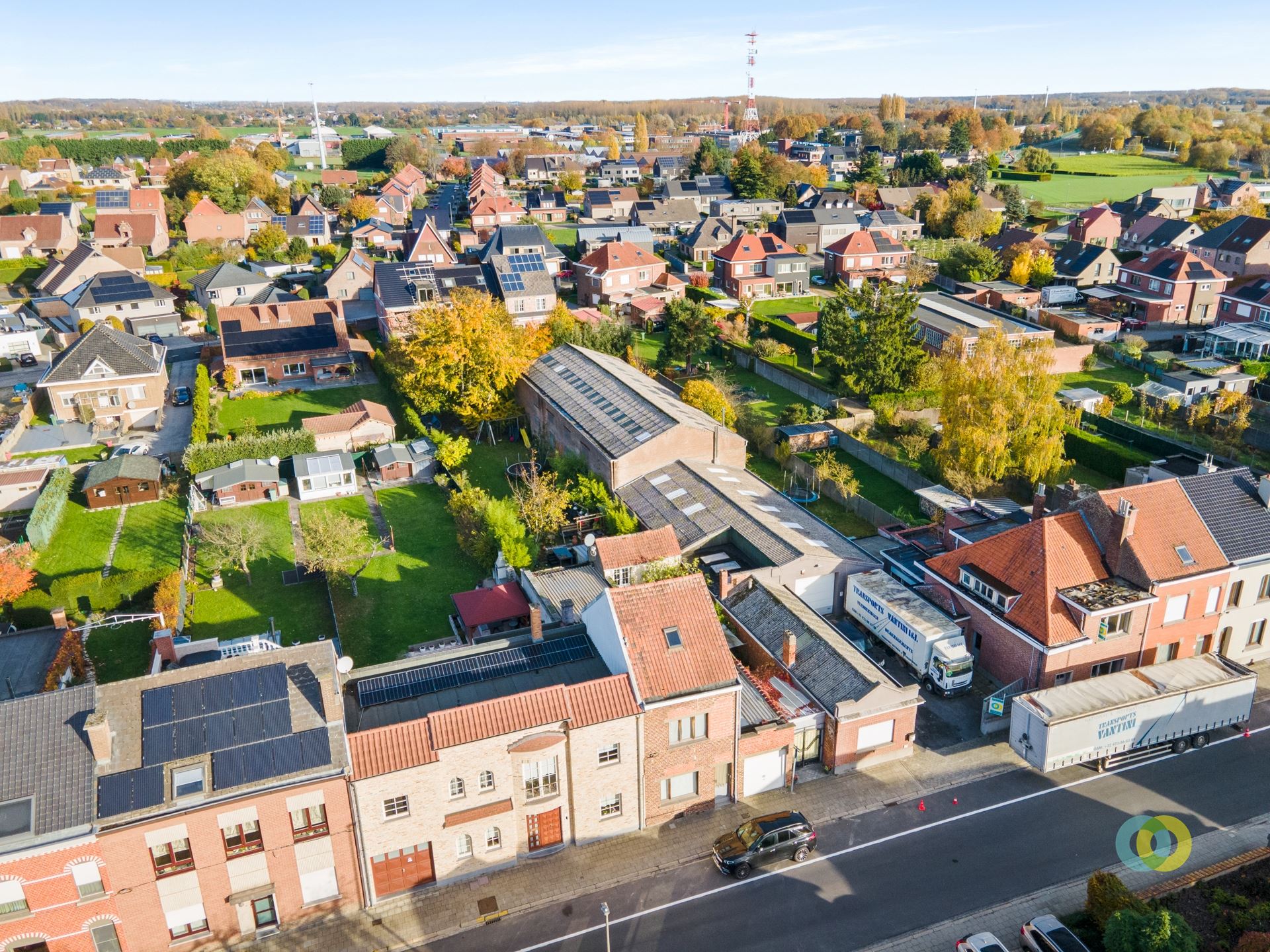 Bedrijfspand met loods, kantoor en woning foto 16