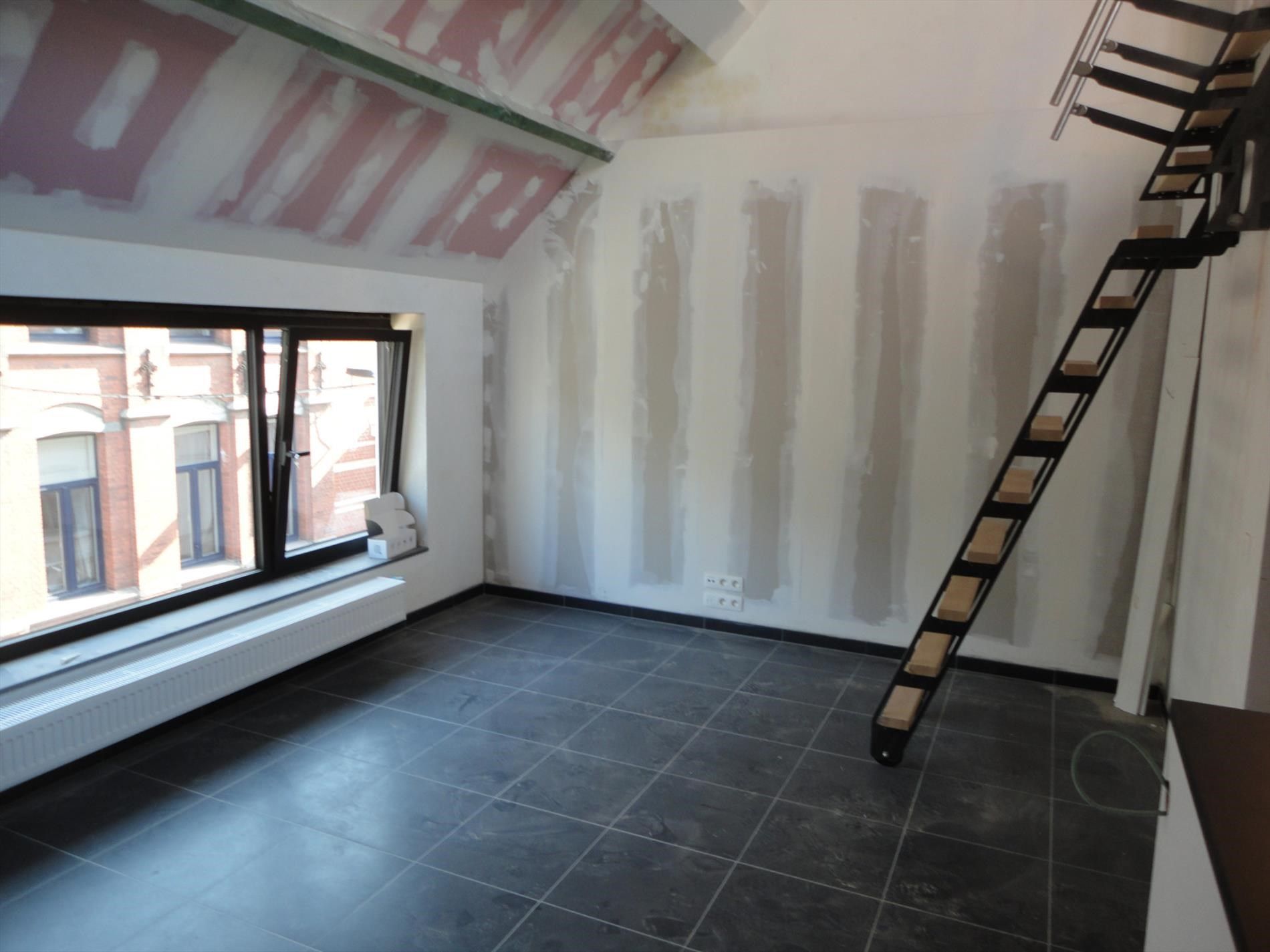 Volledig vernieuwd dakappartement met terras aan de Zuid in Gent foto 5