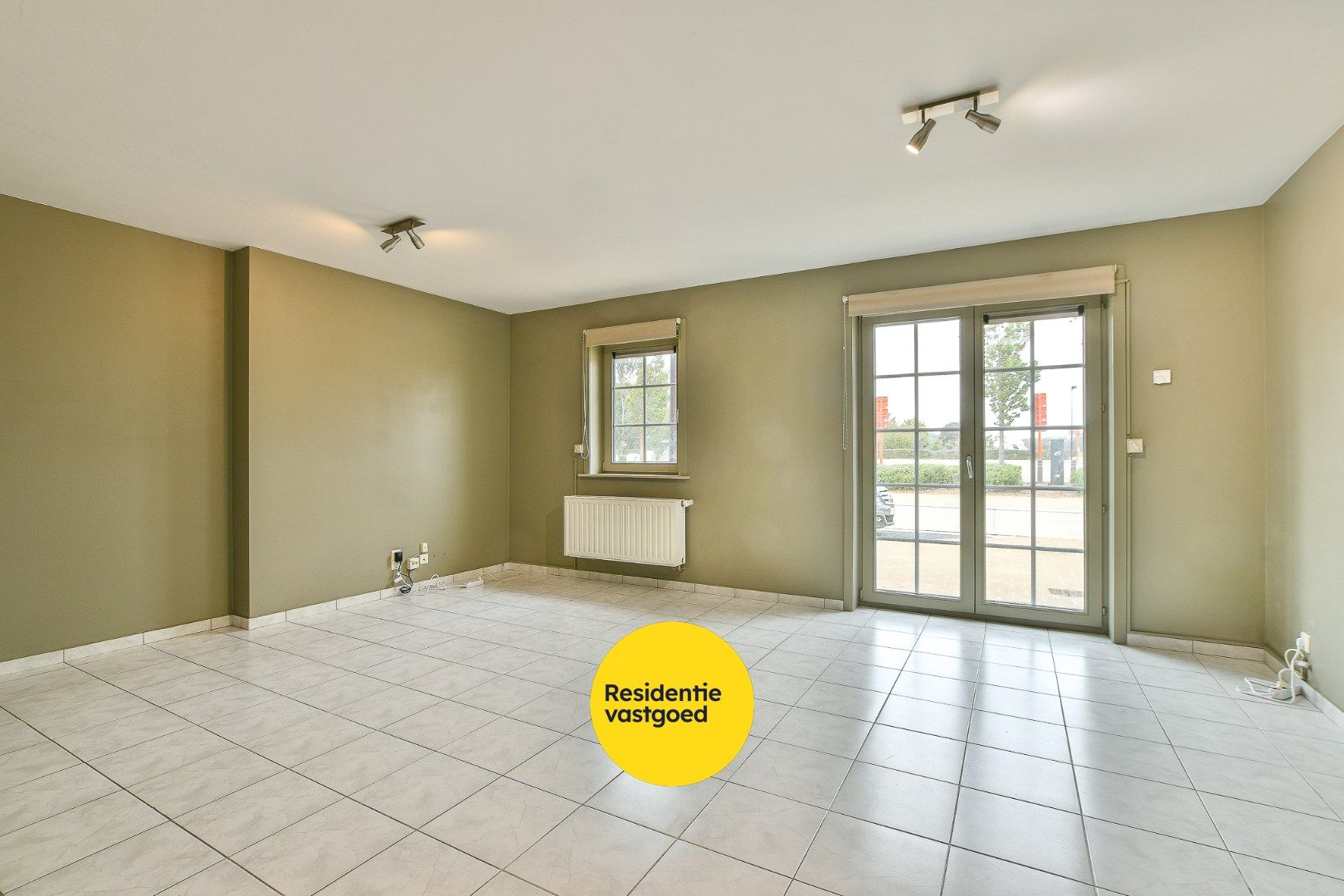 Modern gelijkvloers appartement met 2 slaapkamers– op slechts 500m van strand en zee! foto 6