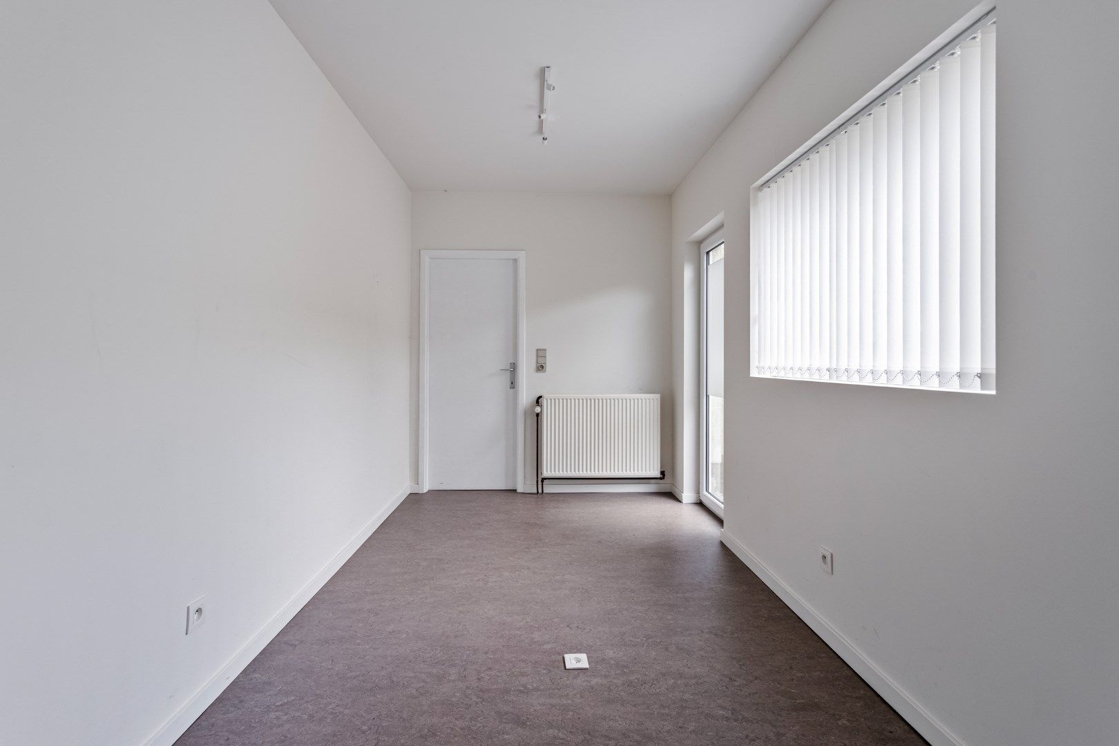 Veelzijdig handelshuis met woonst in hartje Ekeren foto 8