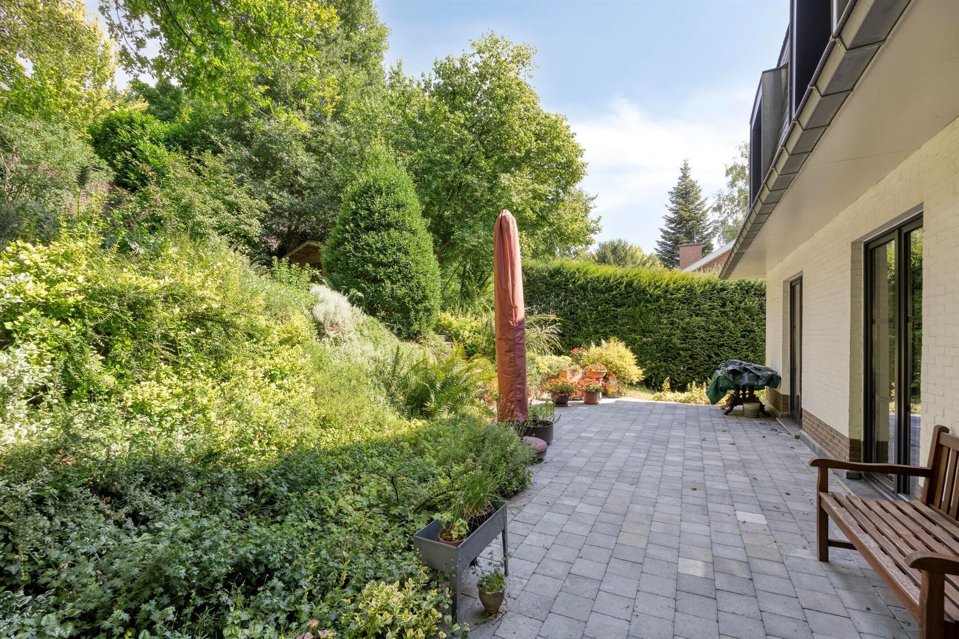 Prachtige charmante villa in rustige wijk foto 22