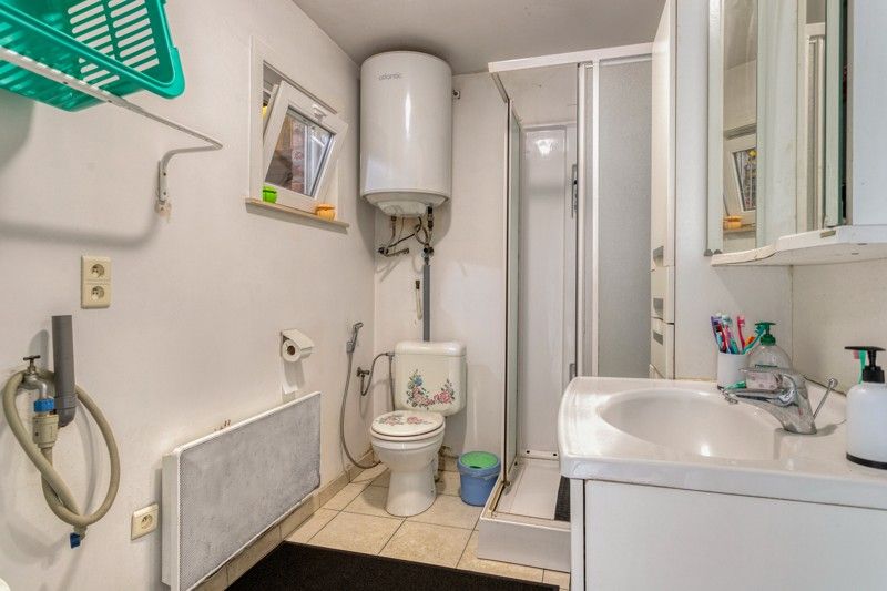 Gezellige rijwoning met 3 slaapkamers TE KOOP in Waregem! foto 7