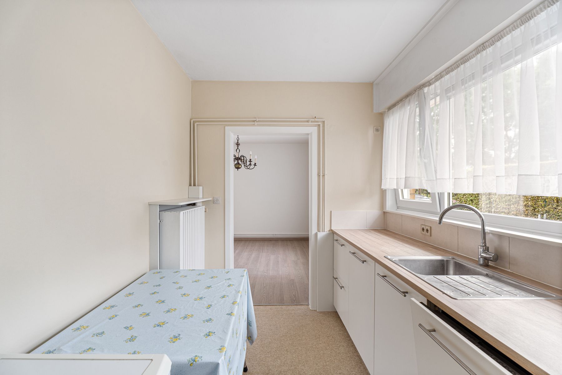 Ruim 3 slpk. gelijkvloersappartement te Sint-Michiels foto 8
