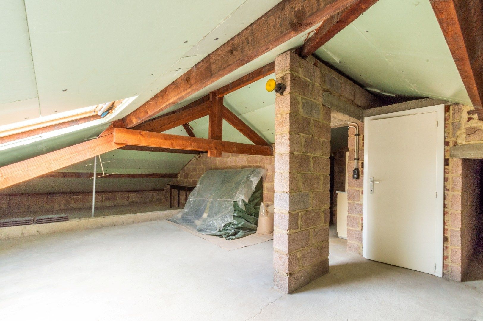 ZEER DEGELIJK GEBOUWDE VILLA OP 18A 91CA ! foto 15