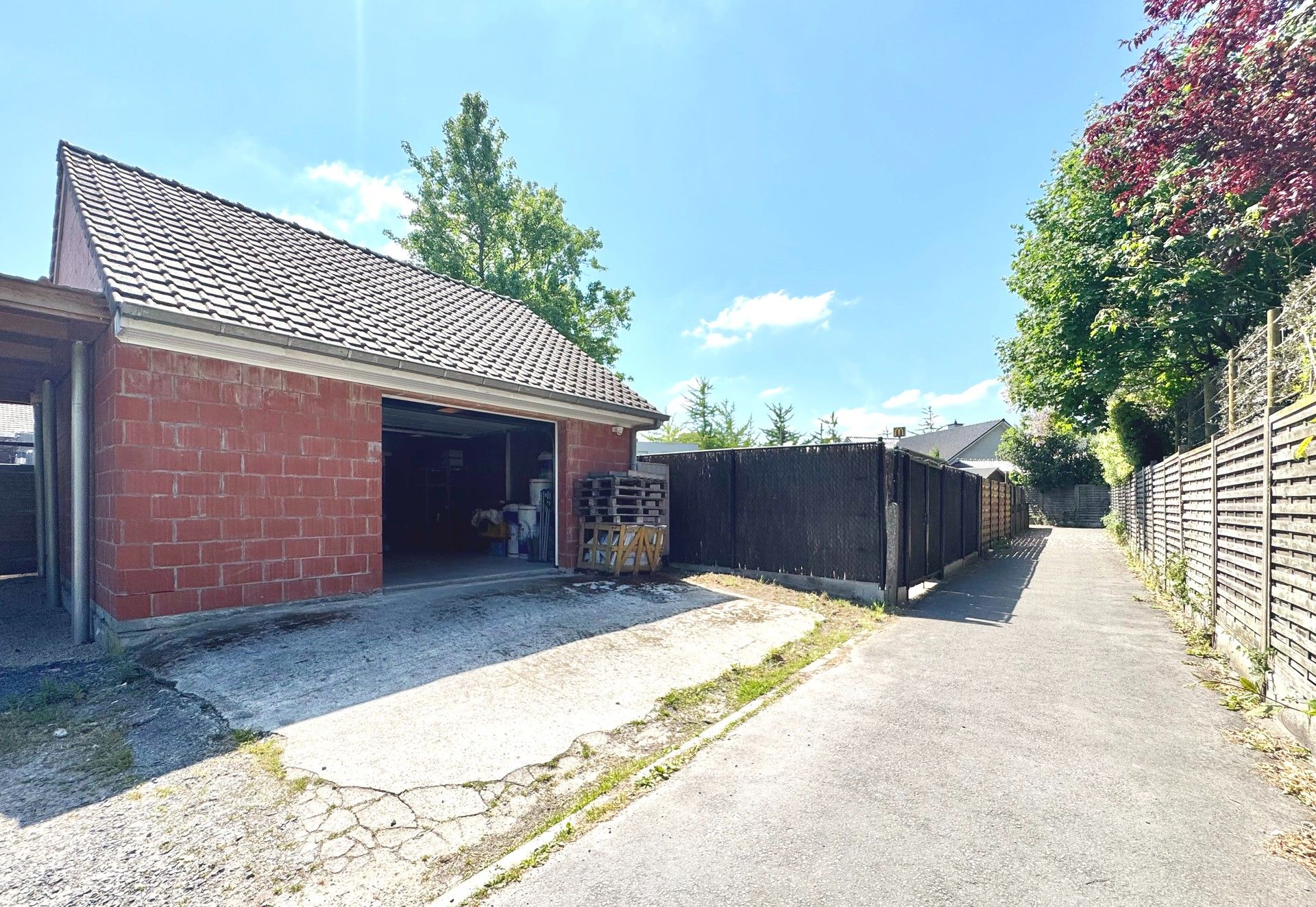 HOB met BIJGEBOUW en uitweg achteraan op 416 m² foto 35