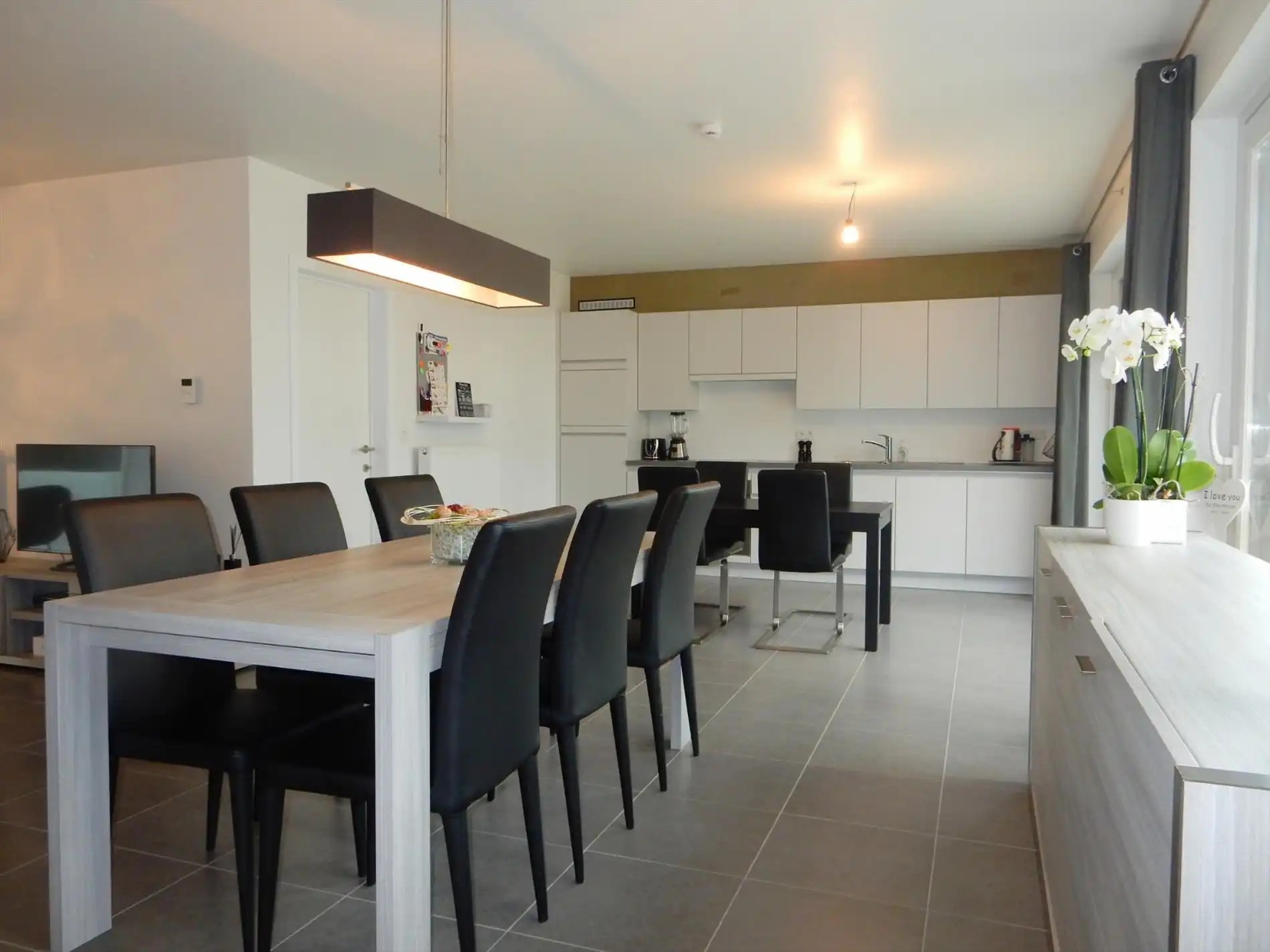 Te huur: ruime woning met 3 slaapkamers, tuin en garage foto 3