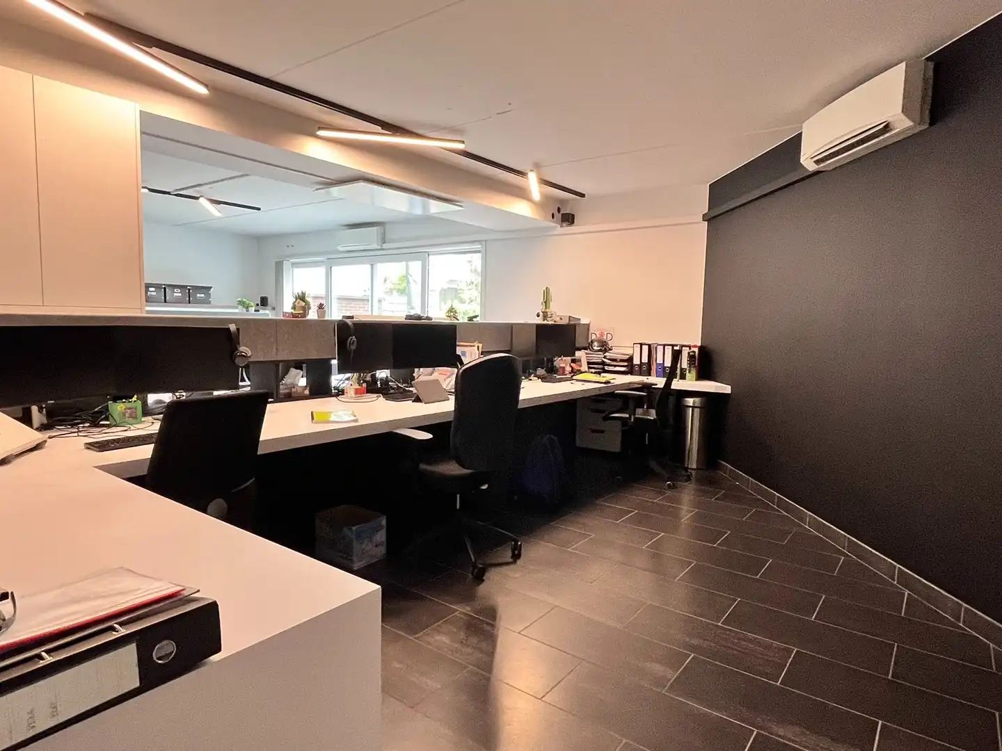 Gelijkvloers handelspand van 174 m² foto 7