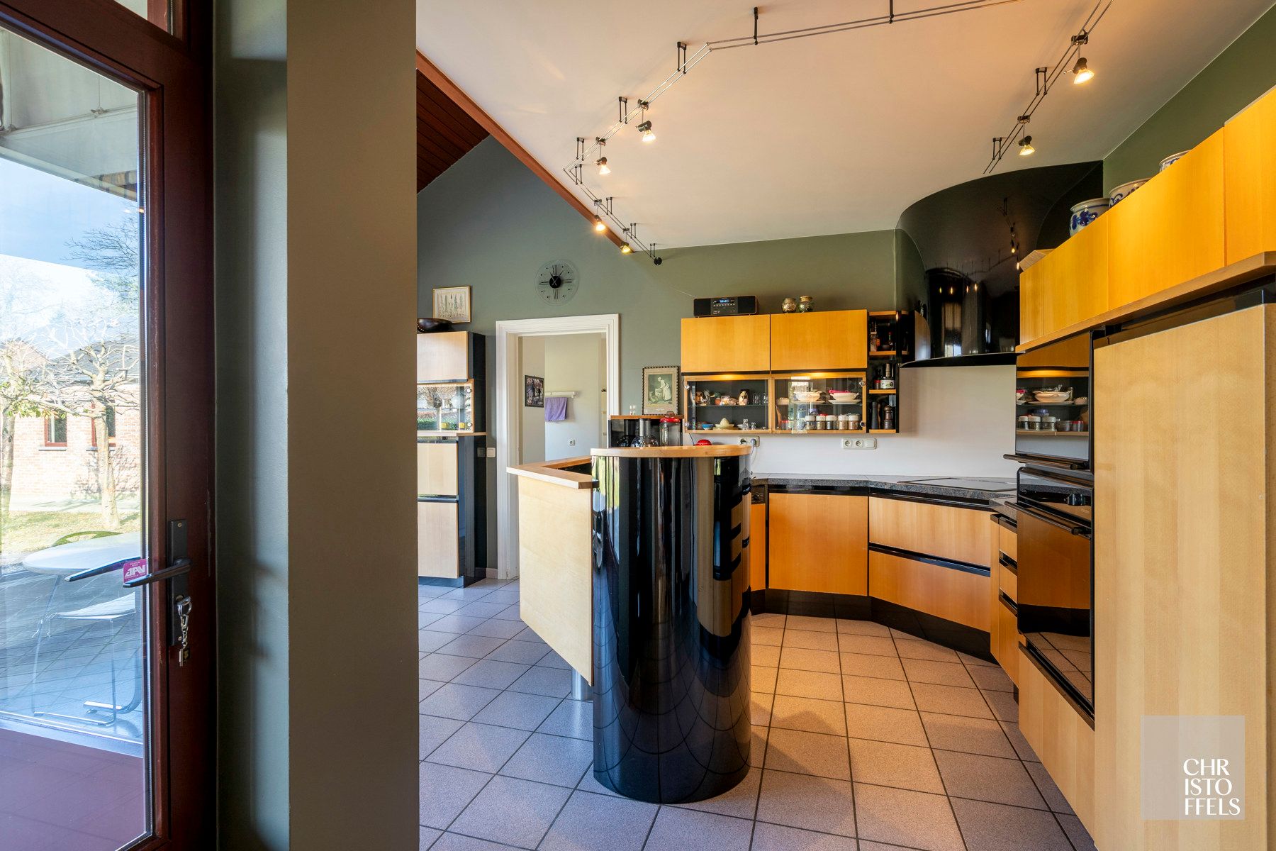 Riante vrijstaande woning mét praktijkruimte in het centrum van Opgrimbie!  foto 7