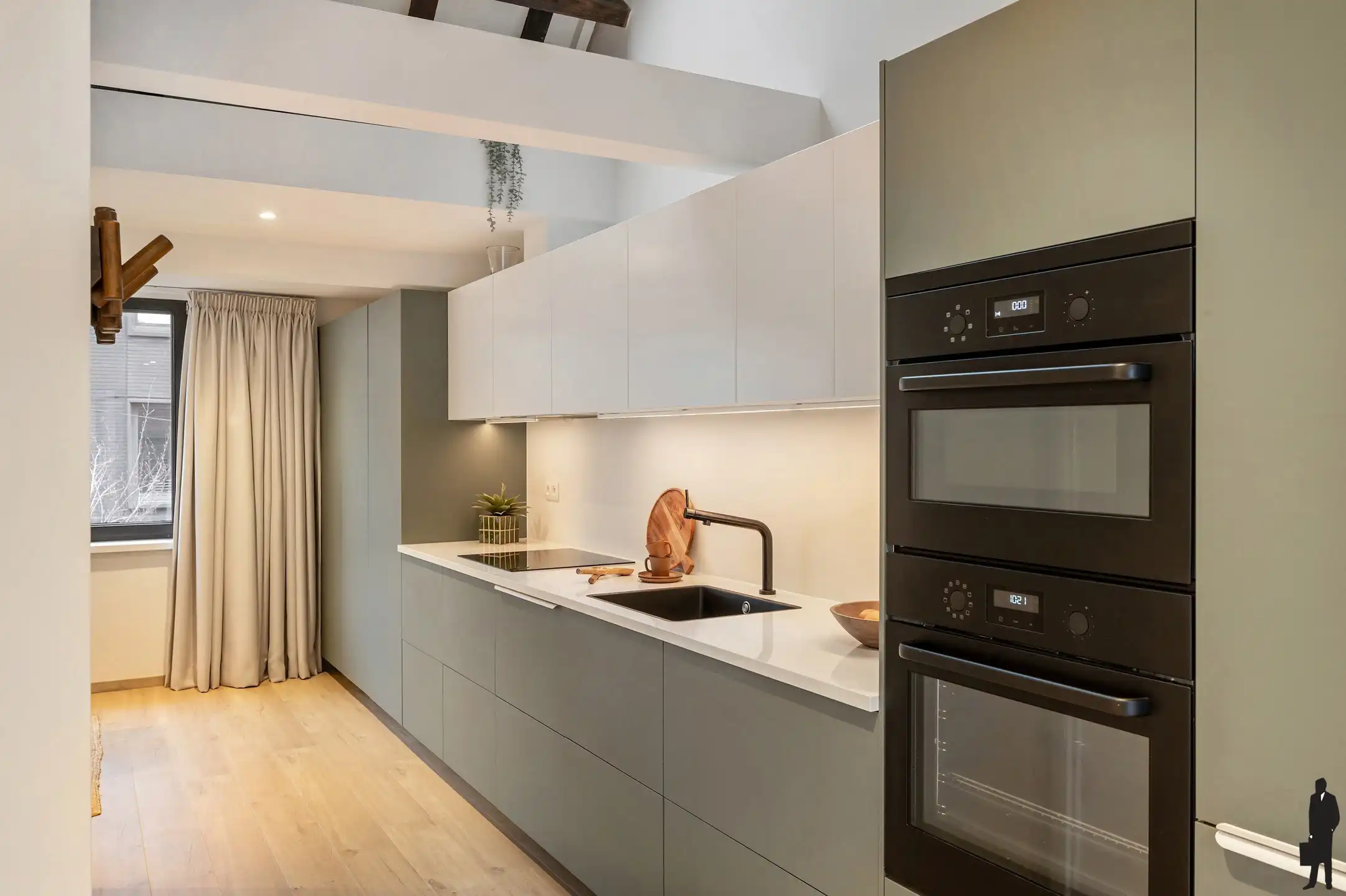 Appartement/woning met kantoor/praktijk! foto 3