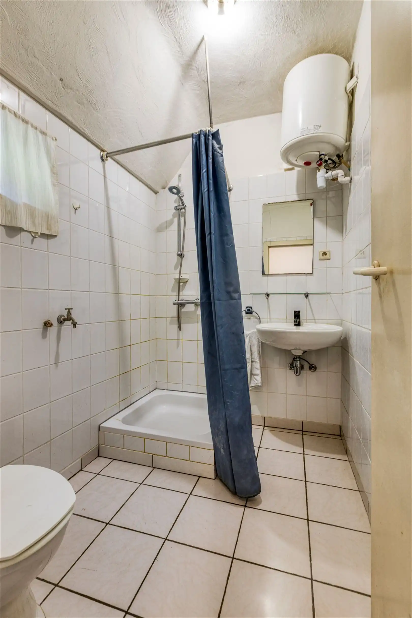 TE KOOP: Uniek woon- en investeringspand met ruime woning en 6 verhuurde studio’s te Heusden-Zolder! foto 47