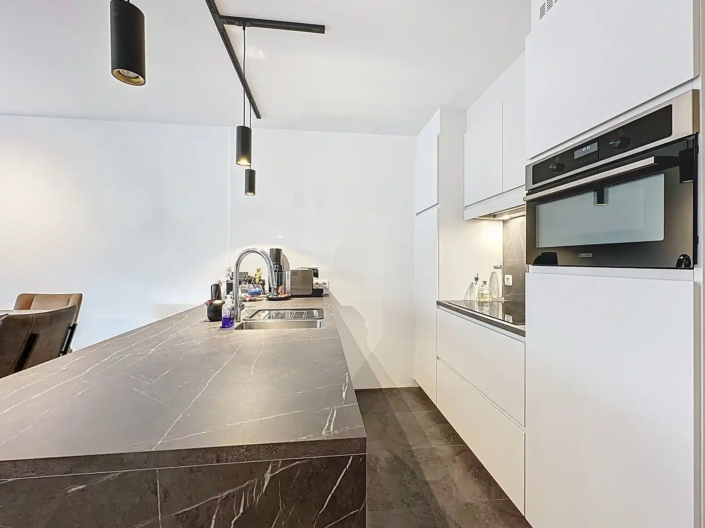 Recent gerenoveerd appartement, rustig gelegen en toch vlak bij de Zeedijk. foto 5