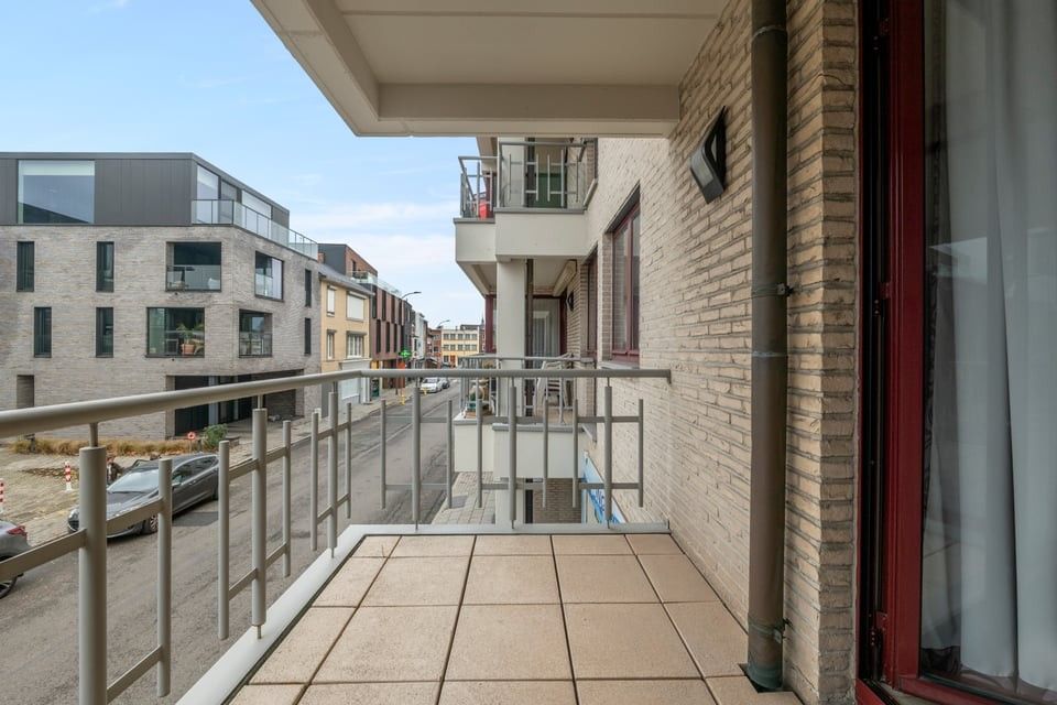 RUIM APPARTEMENT MET UITZONDERLIJK TERRAS VAN +50M² IN SINT-TRUIDEN foto 16