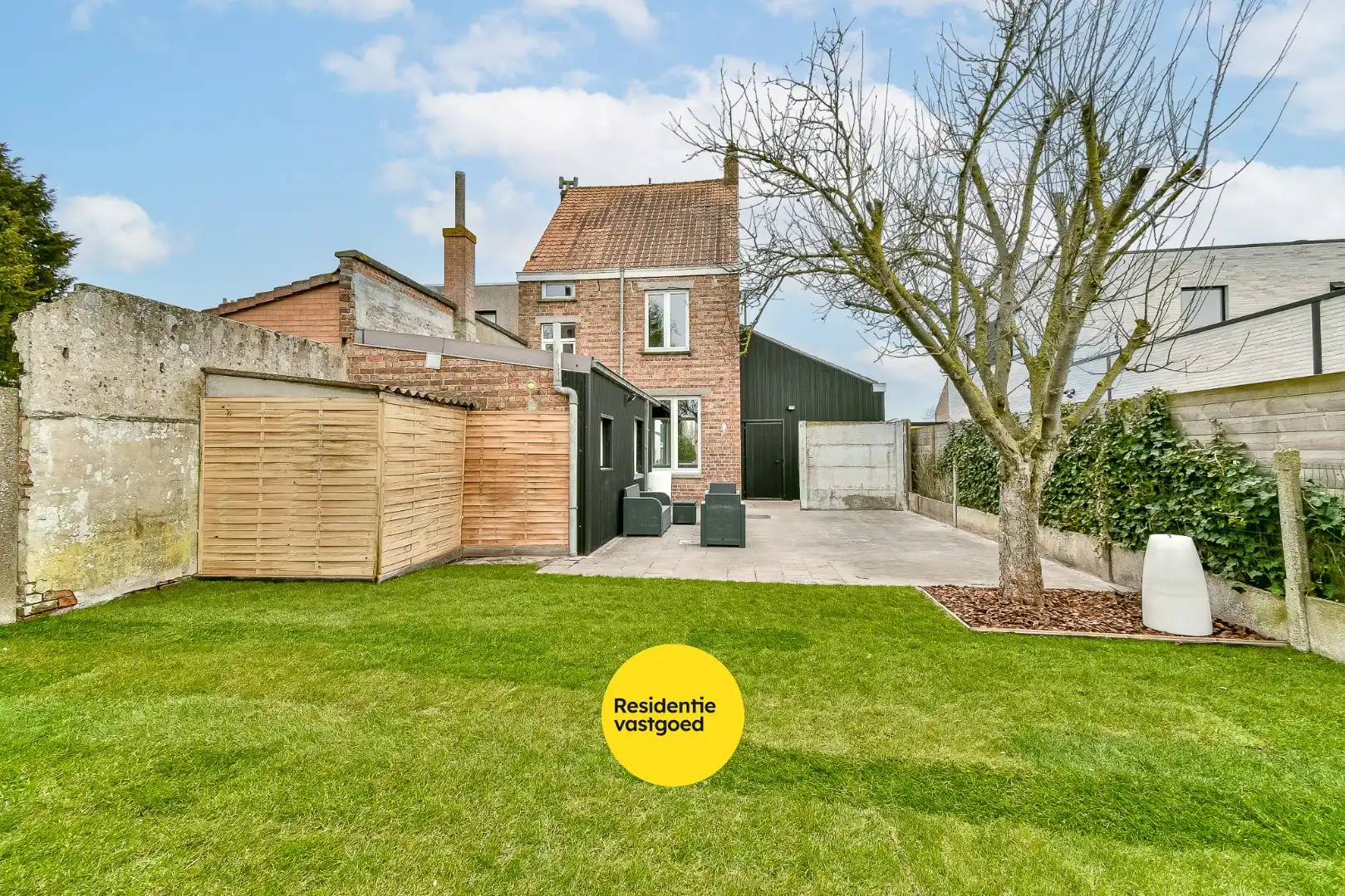 Instapklare woning met 3 ruime slaapkamers en zonnige achtertuin nabij centrum Gistel foto 2