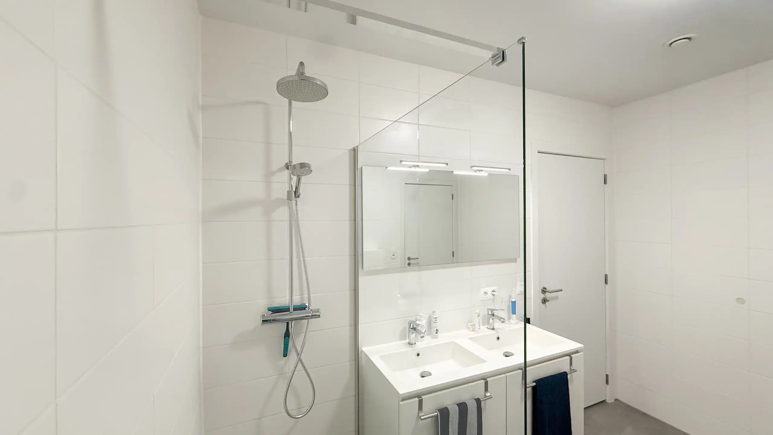 Recent appartement met 2 slpks, parking en berging! foto 15