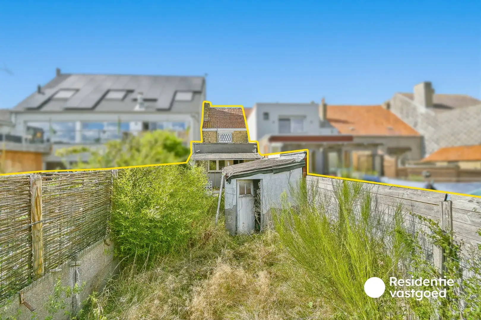 Te renoveren rijwoning met twee slaapkamers en tuin foto 14